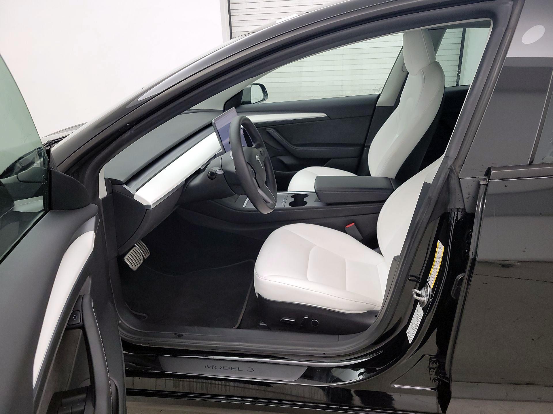 Thumbnail: 2022 Tesla Model 3 - 11