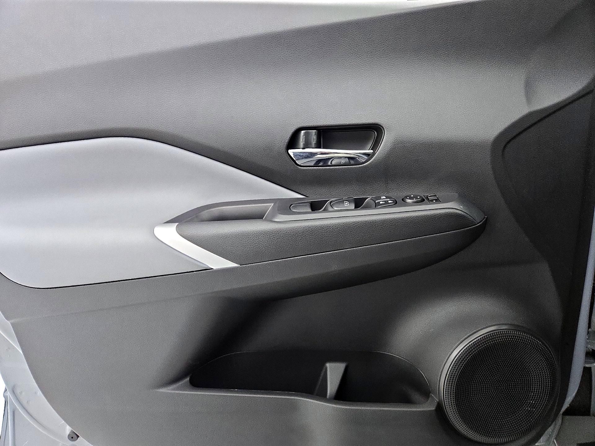 Thumbnail: 2024 Nissan Kicks - 12