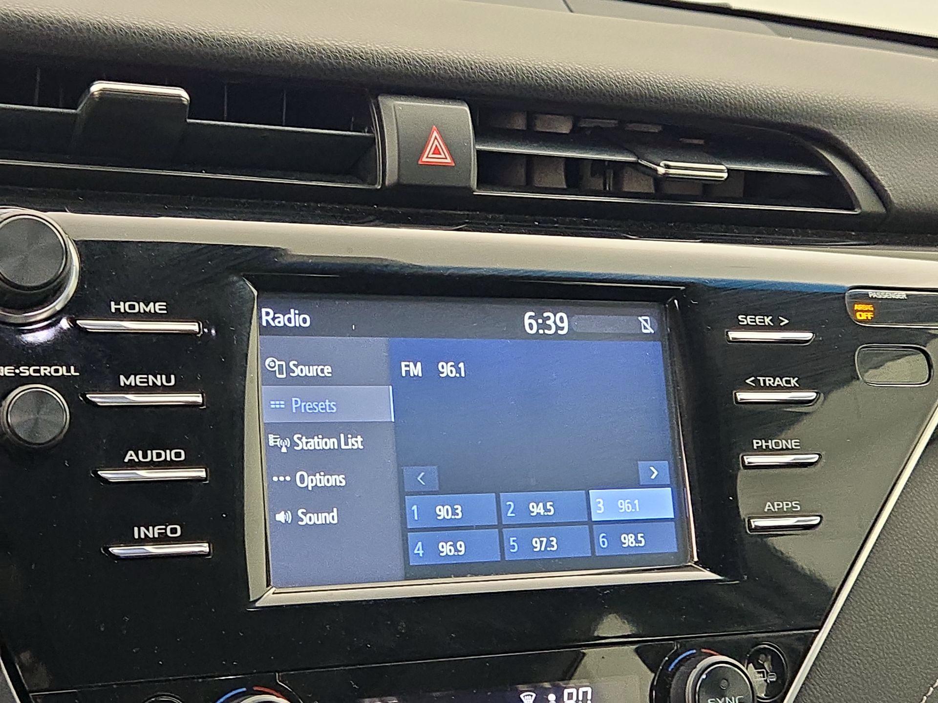 Thumbnail: 2018 Toyota Camry - 14