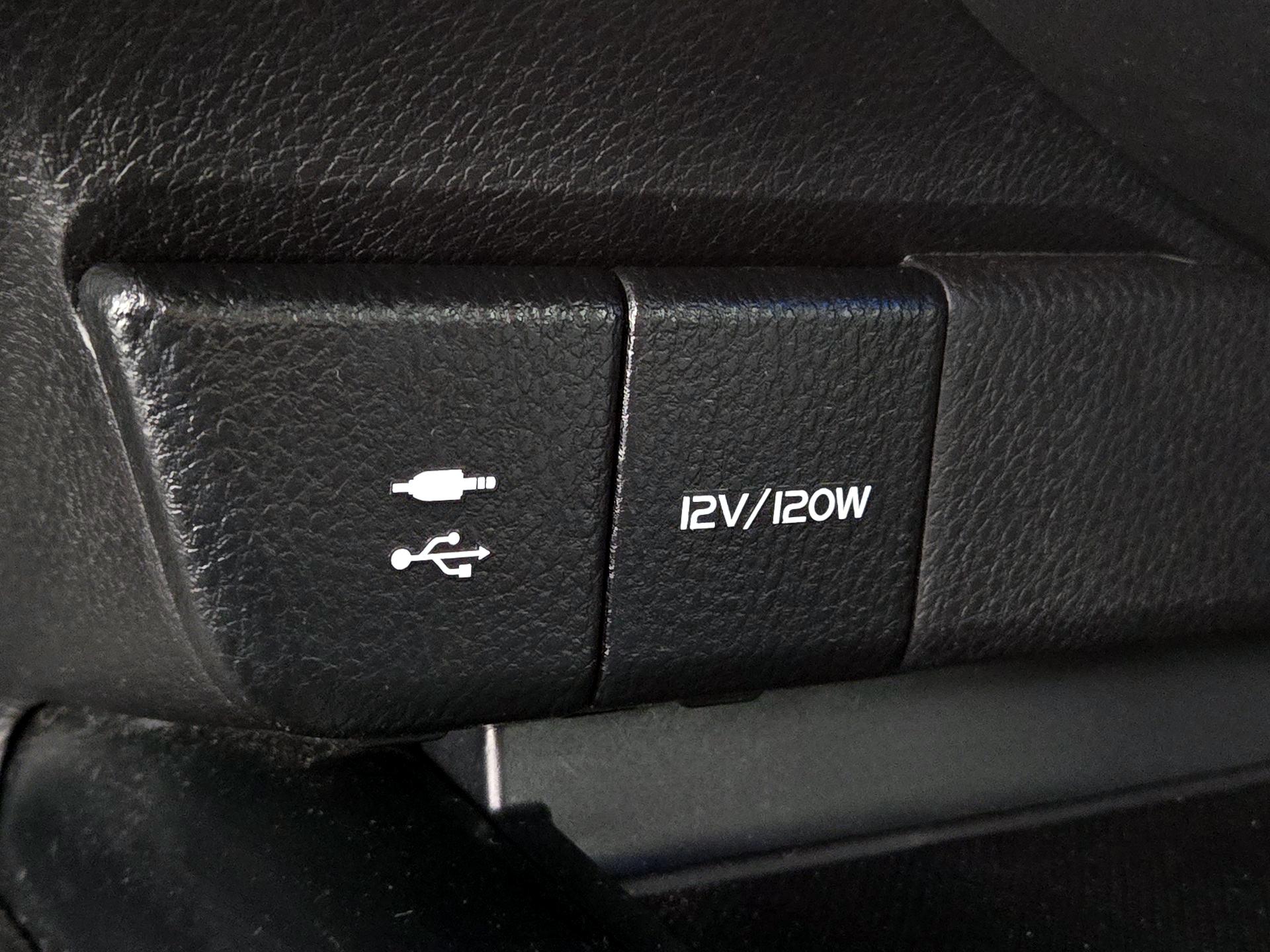 Thumbnail: 2018 Toyota Camry - 17