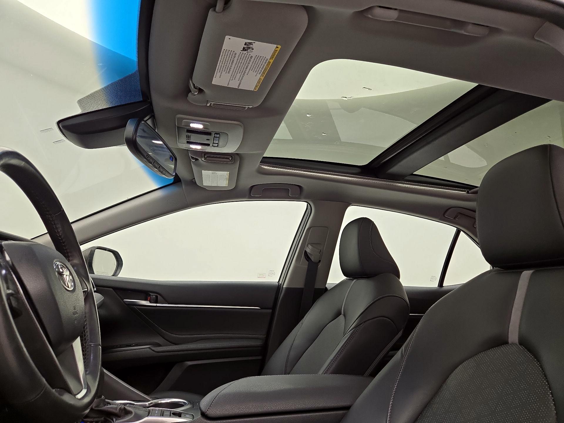 Thumbnail: 2018 Toyota Camry - 18