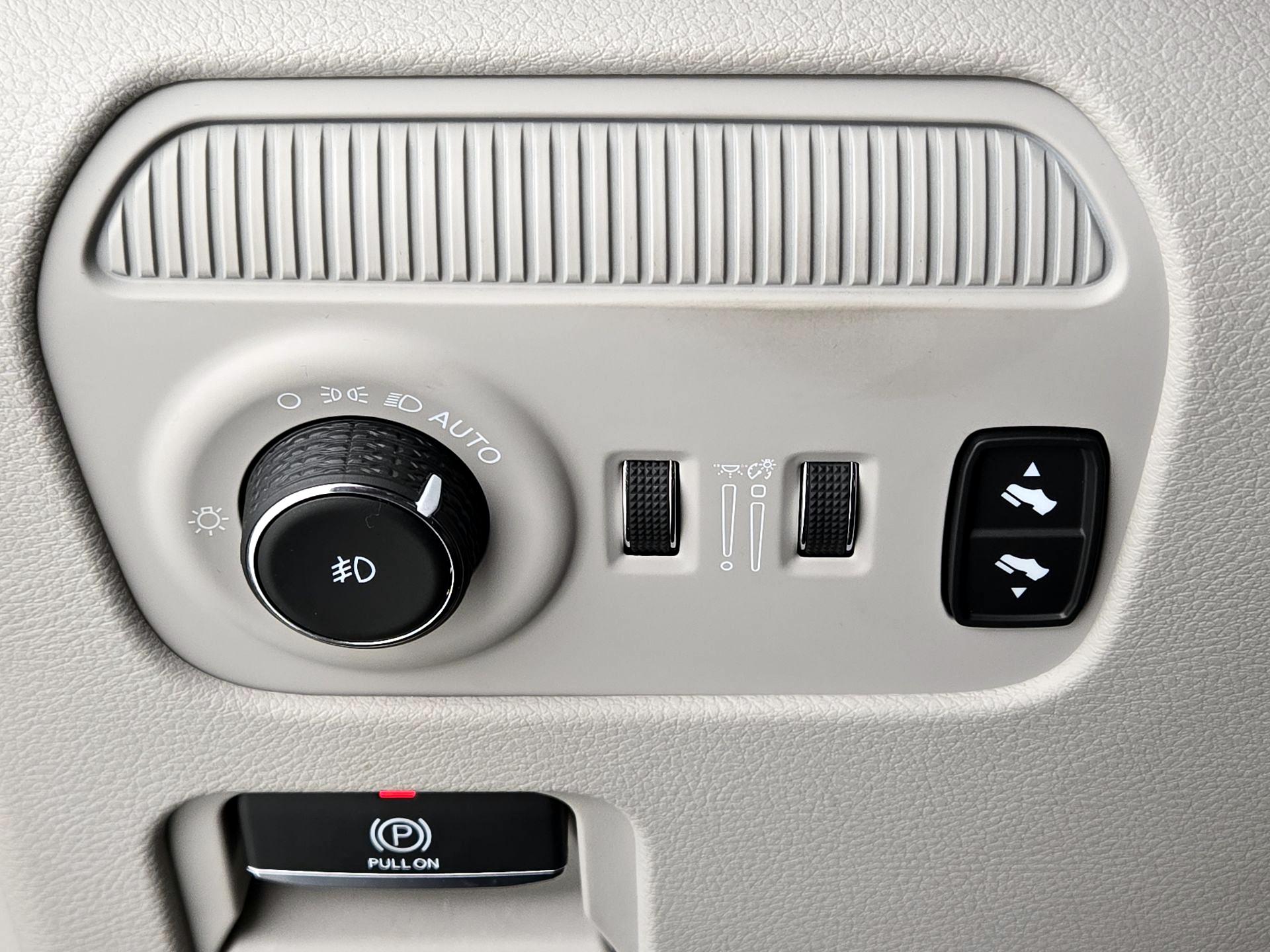 Thumbnail: 2022 Jeep Wagoneer - 13