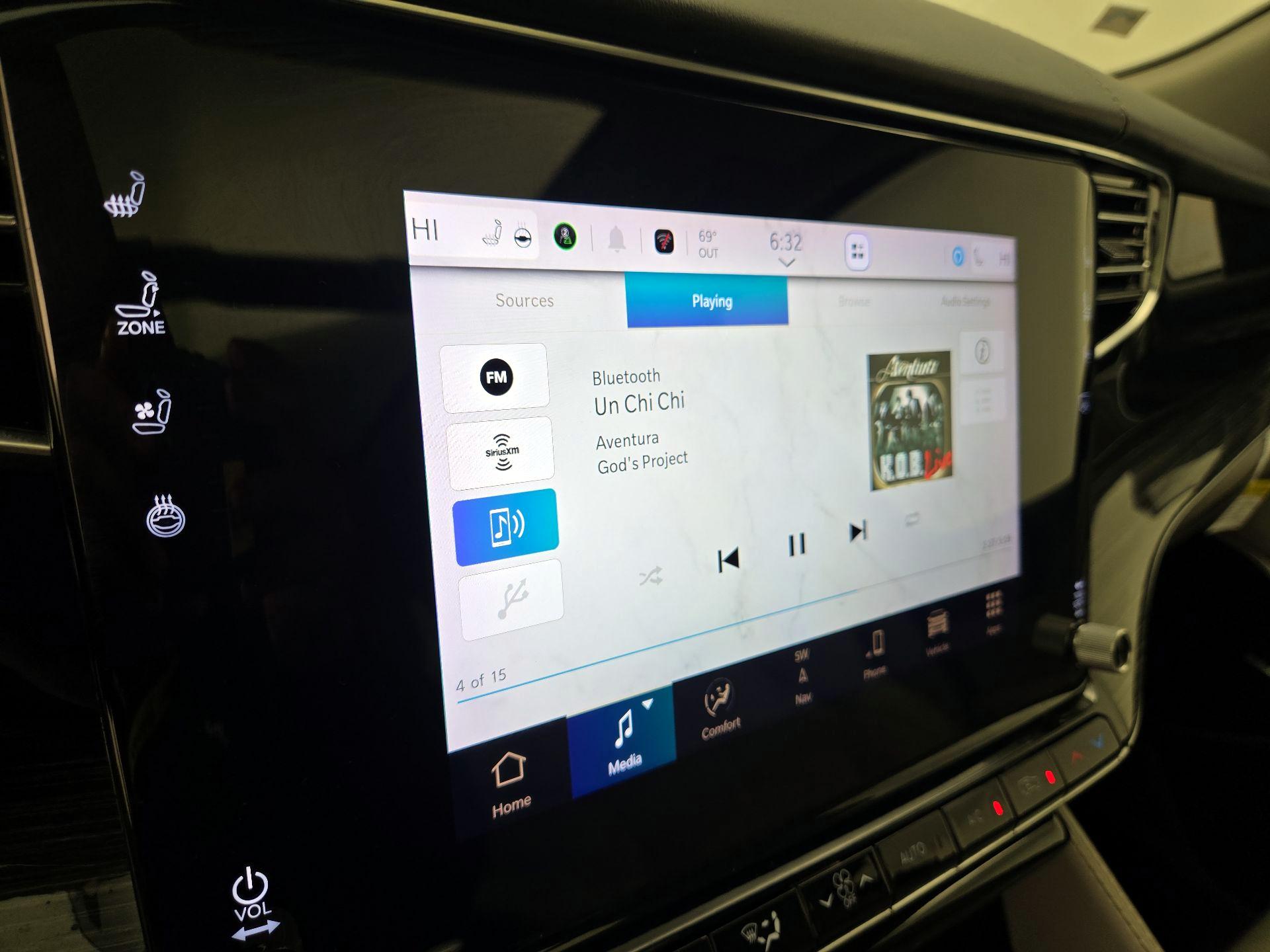 Thumbnail: 2022 Jeep Wagoneer - 15