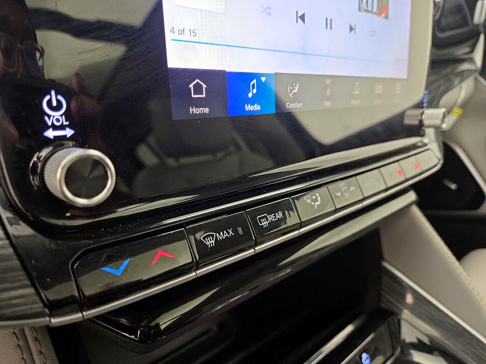 Thumbnail: 2022 Jeep Wagoneer - 16