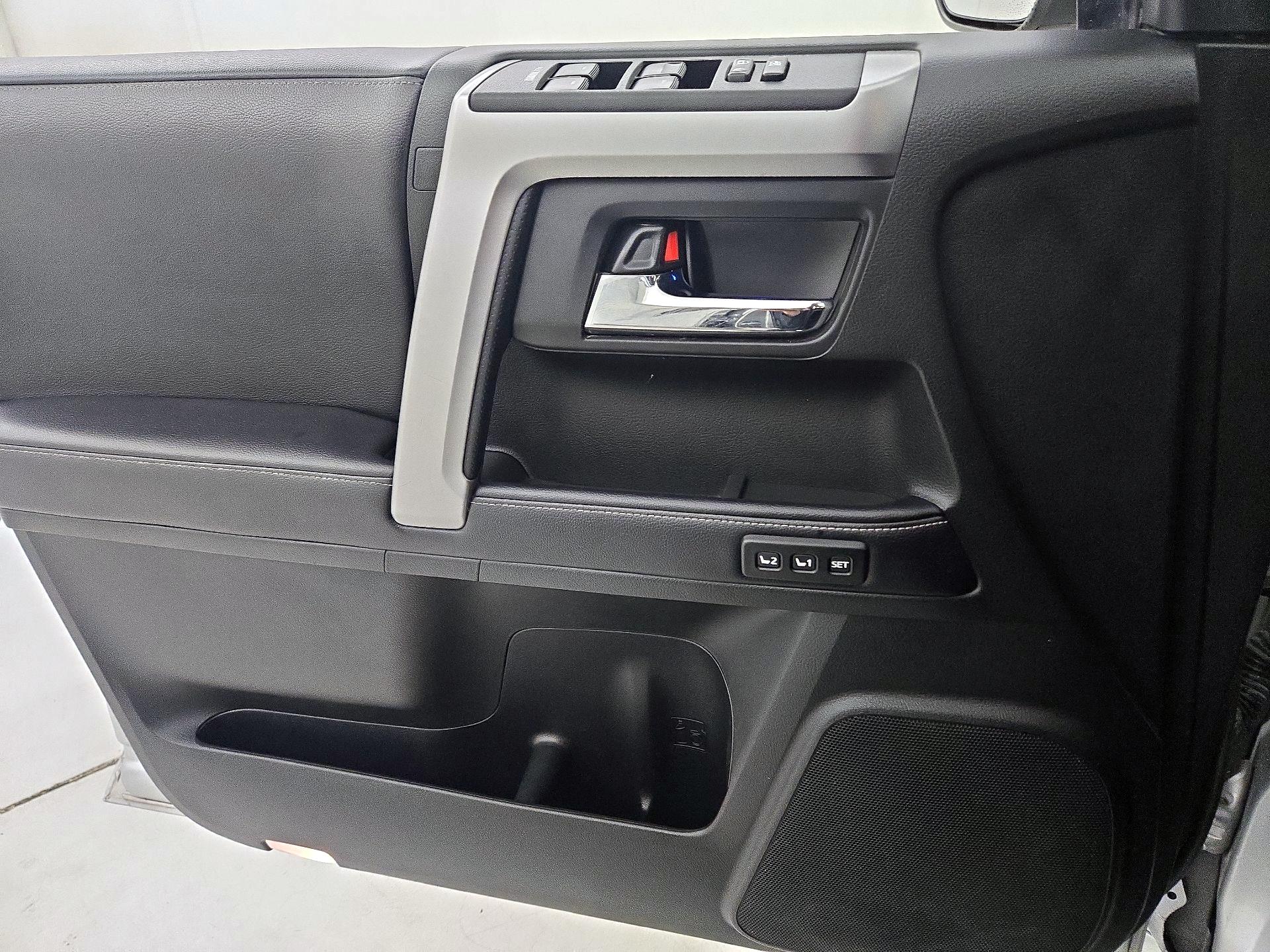 Thumbnail: 2019 Toyota 4Runner - 12