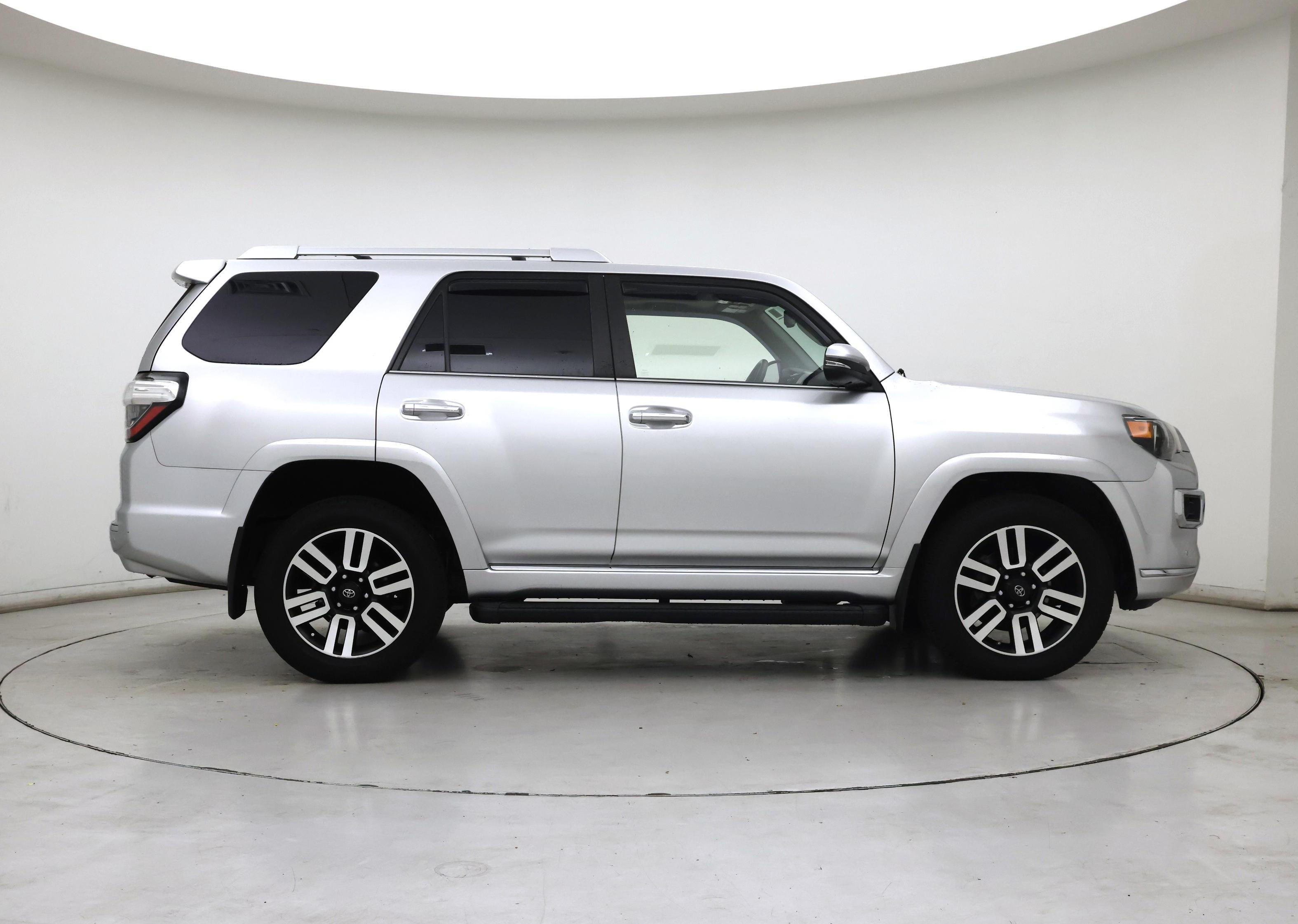 Thumbnail: 2019 Toyota 4Runner - 7