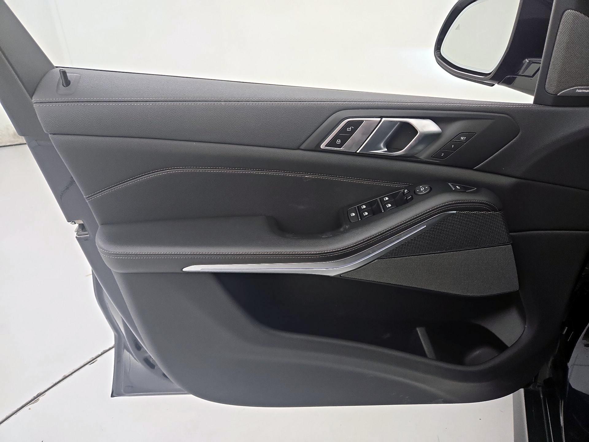 Thumbnail: 2021 BMW X5 - 12