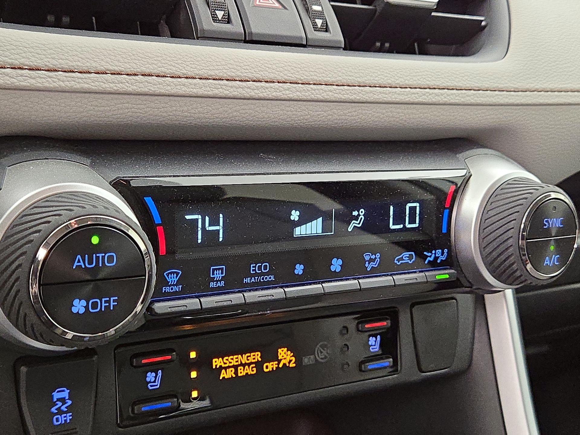 Thumbnail: 2020 Toyota RAV4 - 16