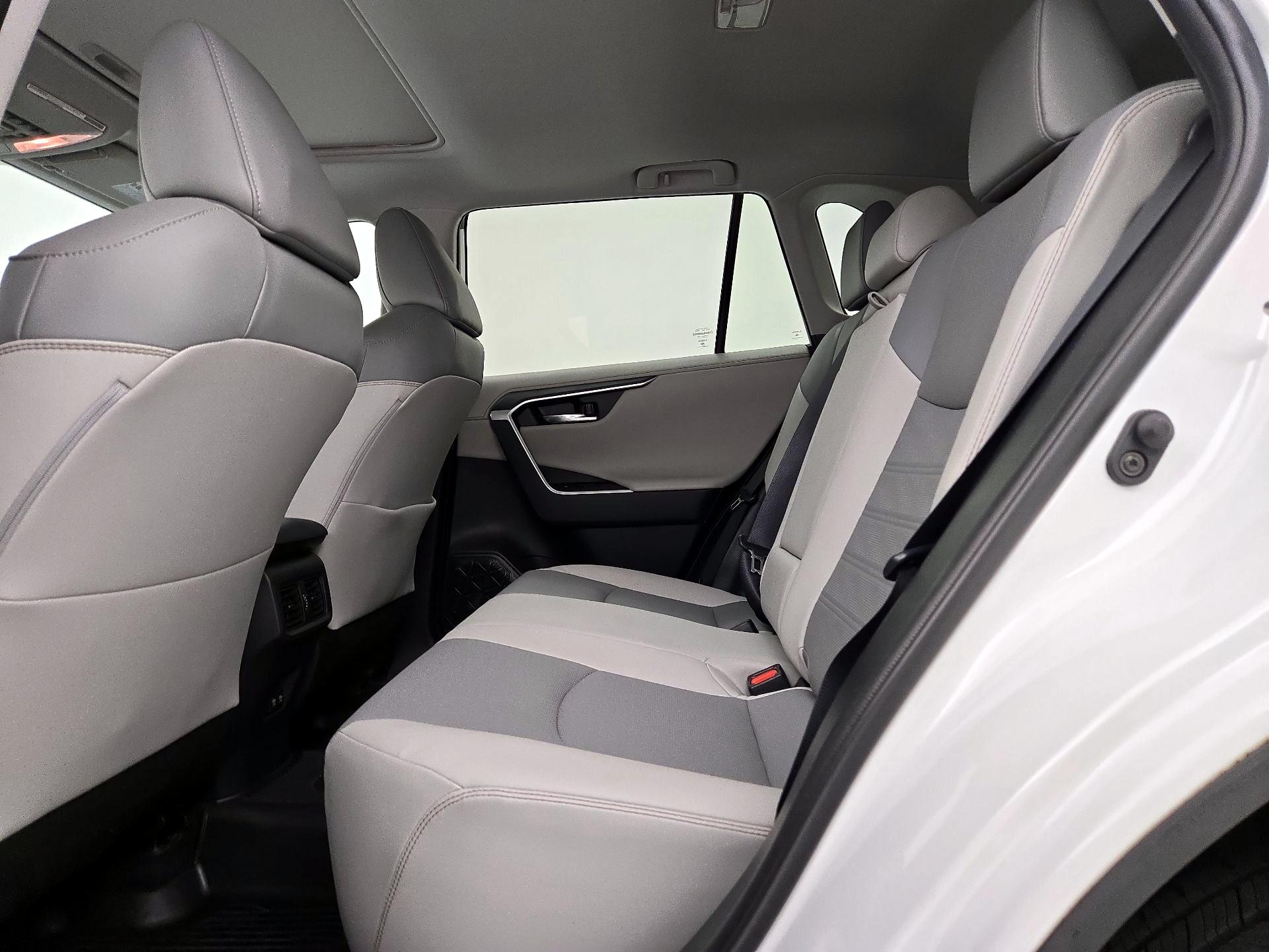 Thumbnail: 2020 Toyota RAV4 - 20