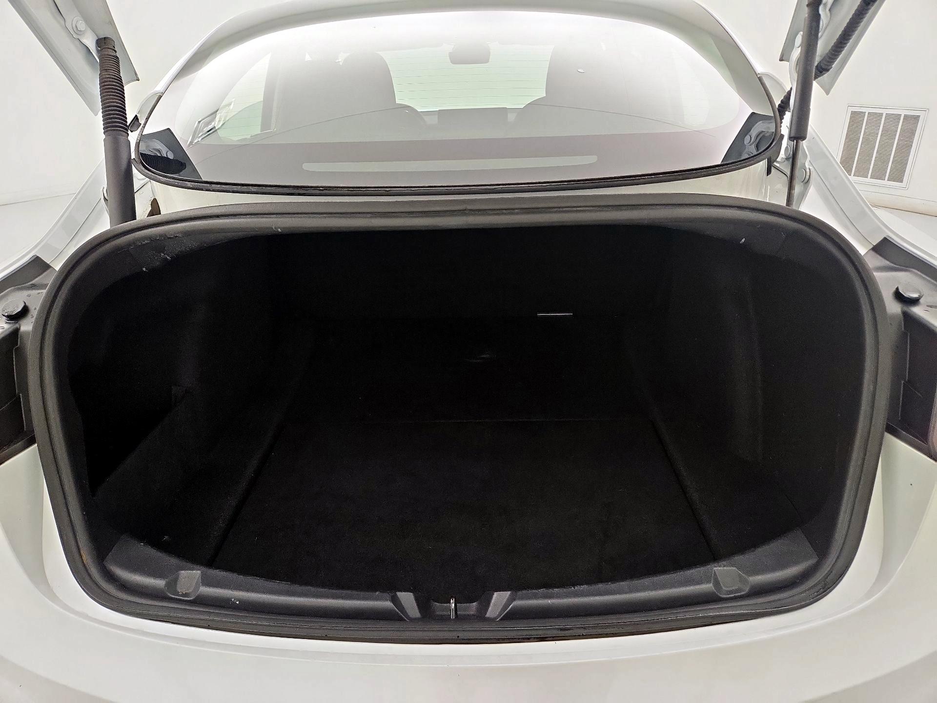 Thumbnail: 2023 Tesla Model 3 - 20