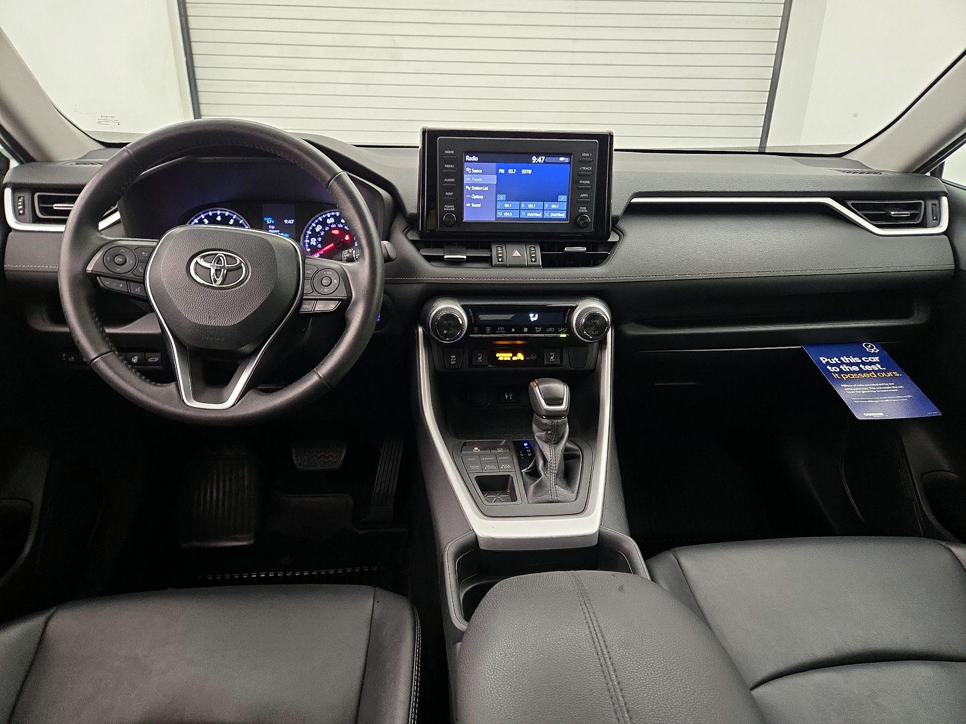 Thumbnail: 2019 Toyota RAV4 - 9