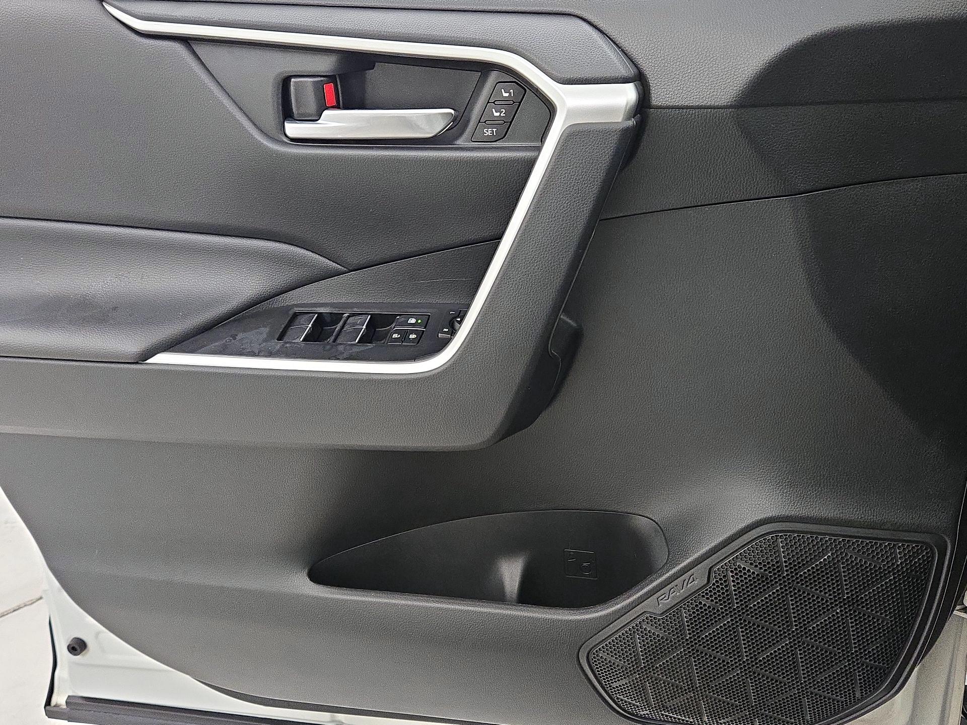 Thumbnail: 2019 Toyota RAV4 - 12