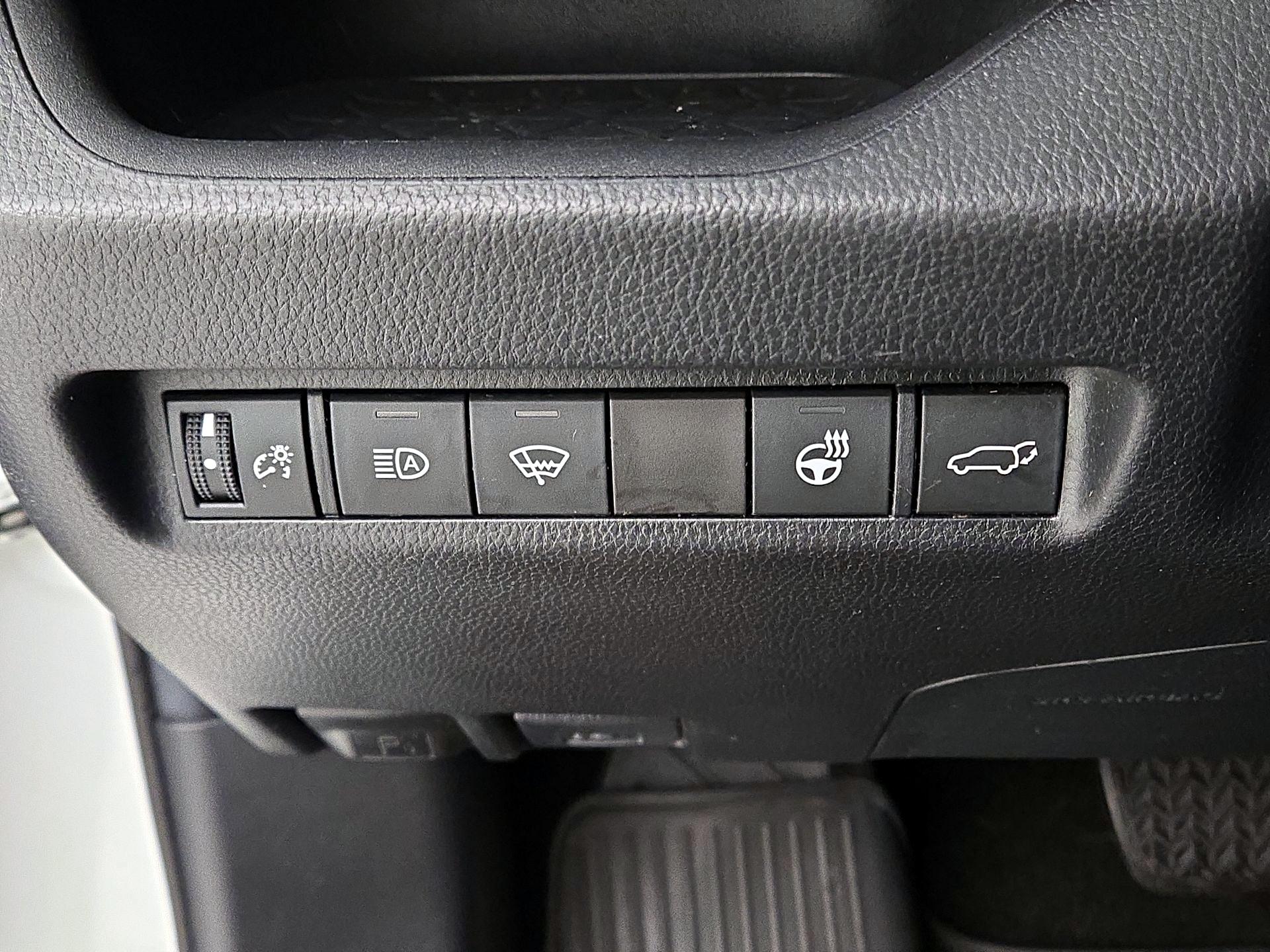 Thumbnail: 2019 Toyota RAV4 - 13