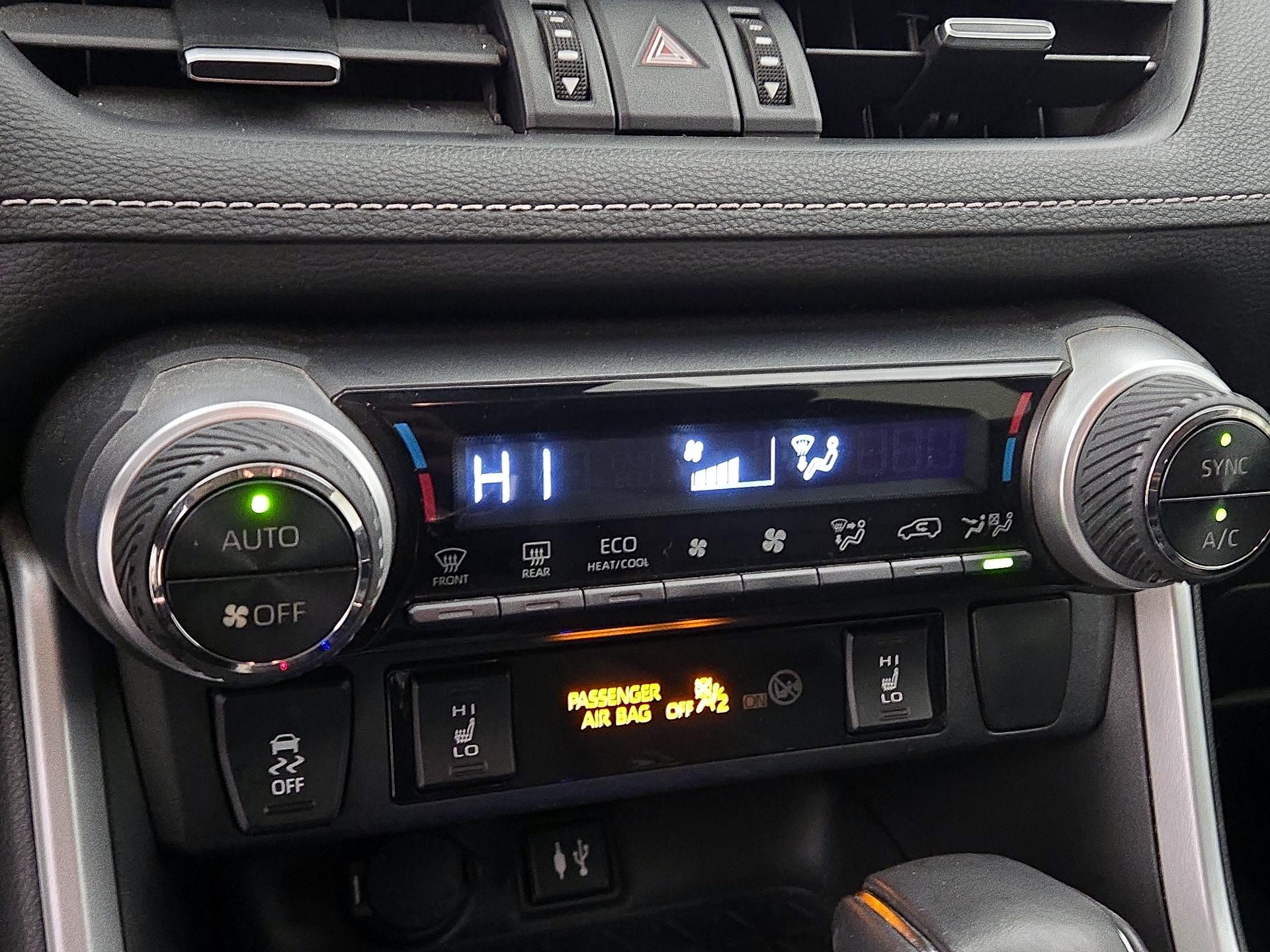 Thumbnail: 2019 Toyota RAV4 - 16