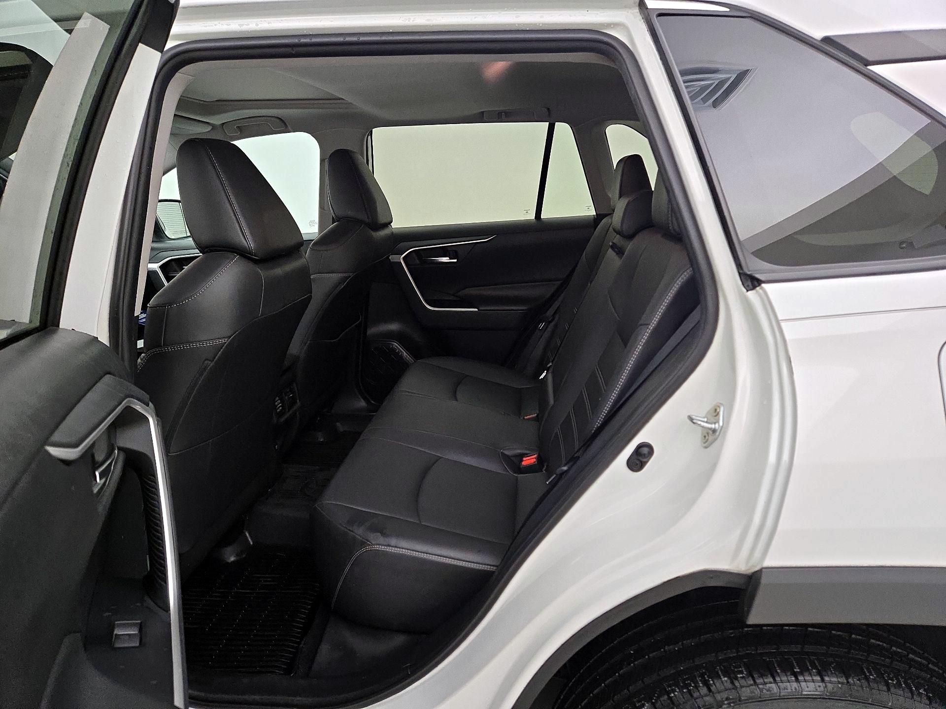 Thumbnail: 2019 Toyota RAV4 - 18