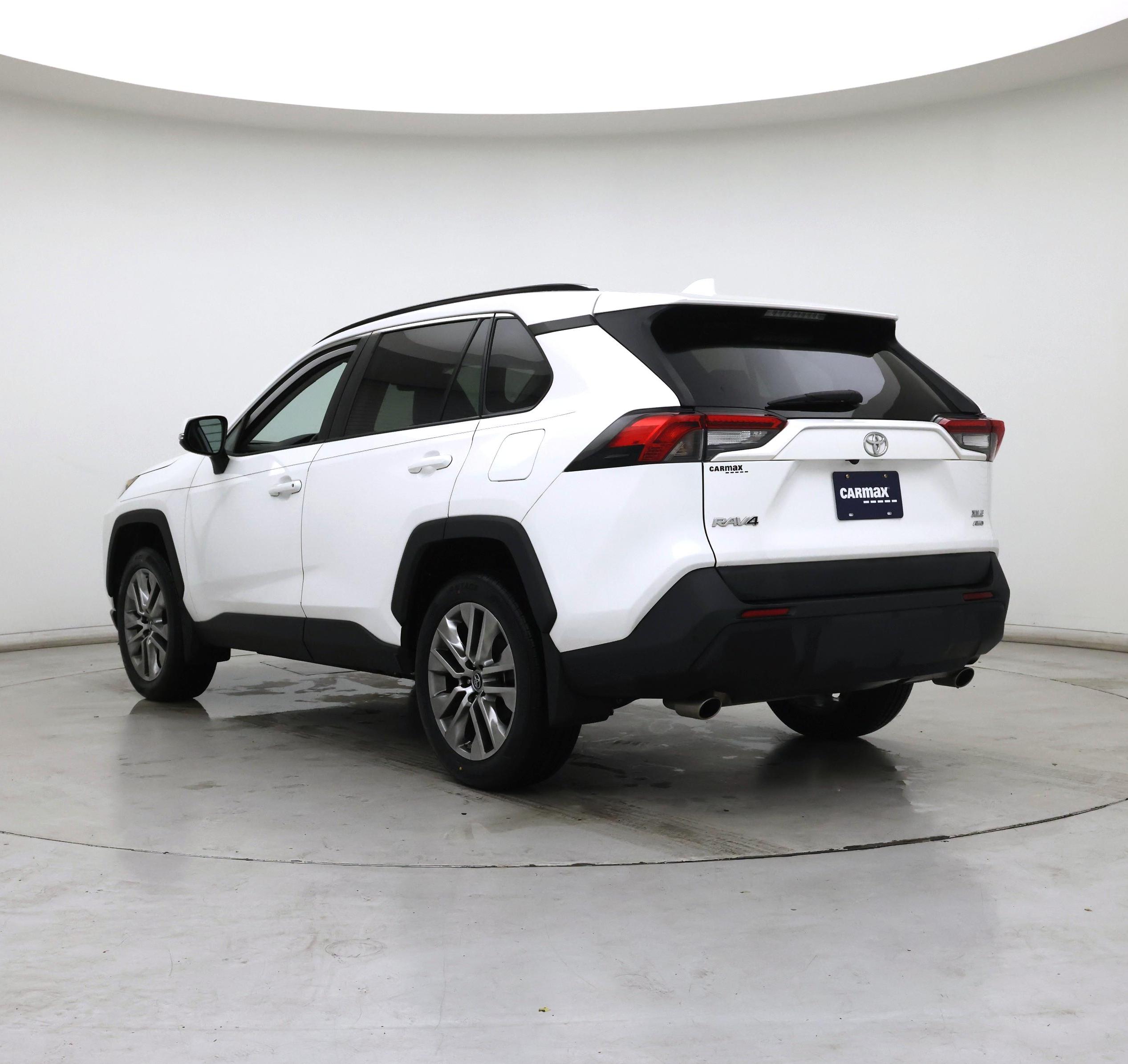 Thumbnail: 2019 Toyota RAV4 - 2