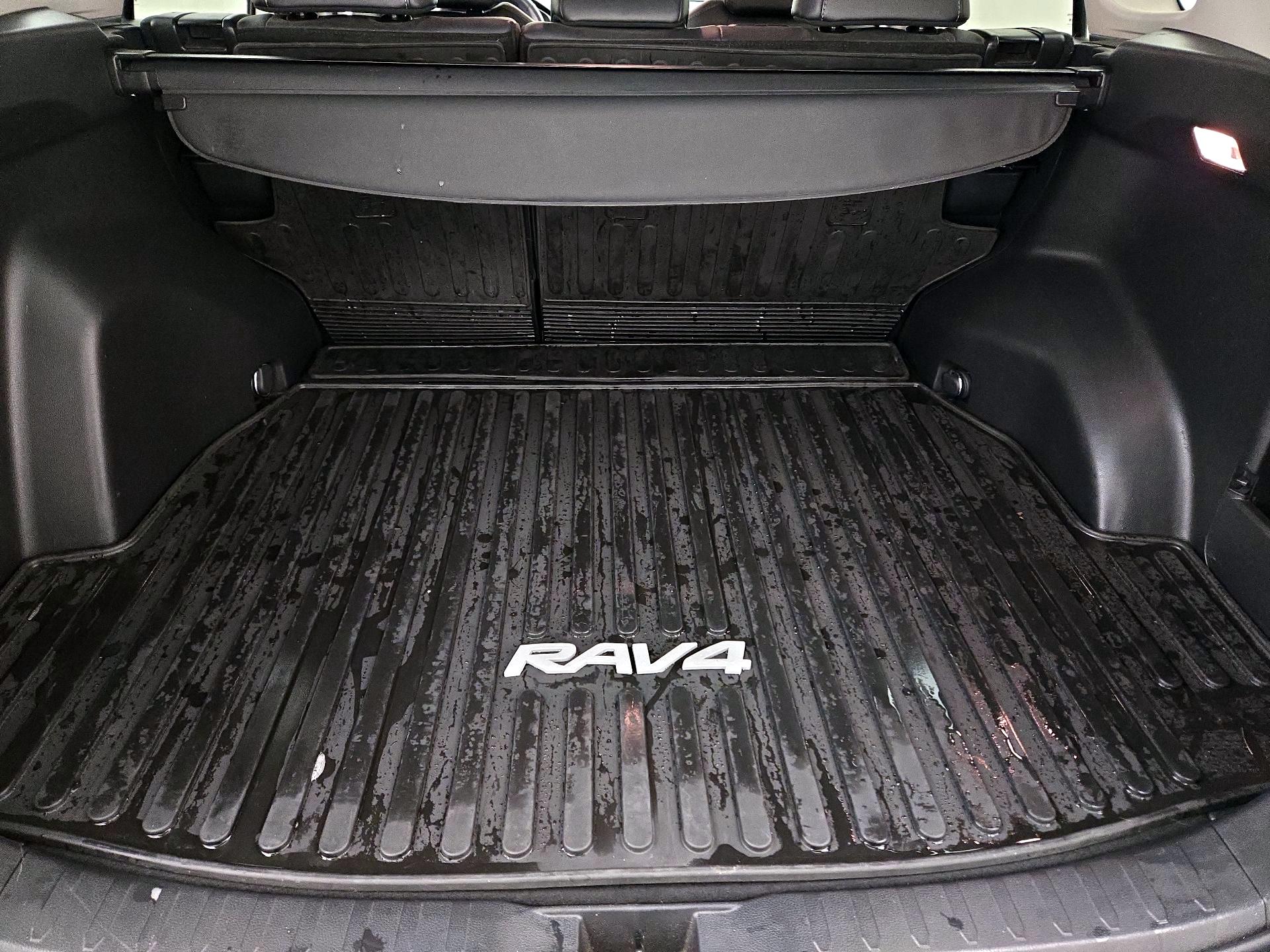 Thumbnail: 2019 Toyota RAV4 - 19