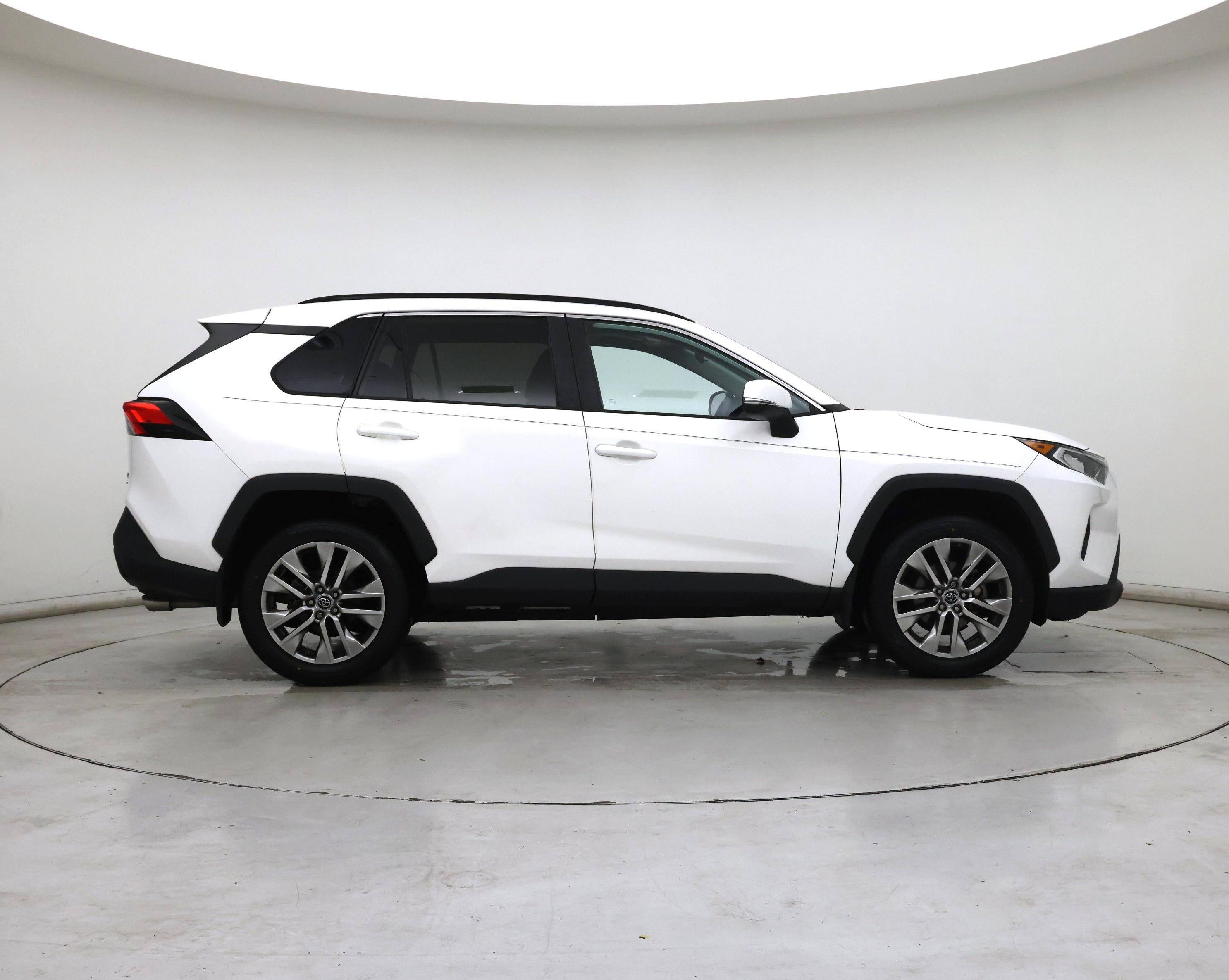 Thumbnail: 2019 Toyota RAV4 - 7