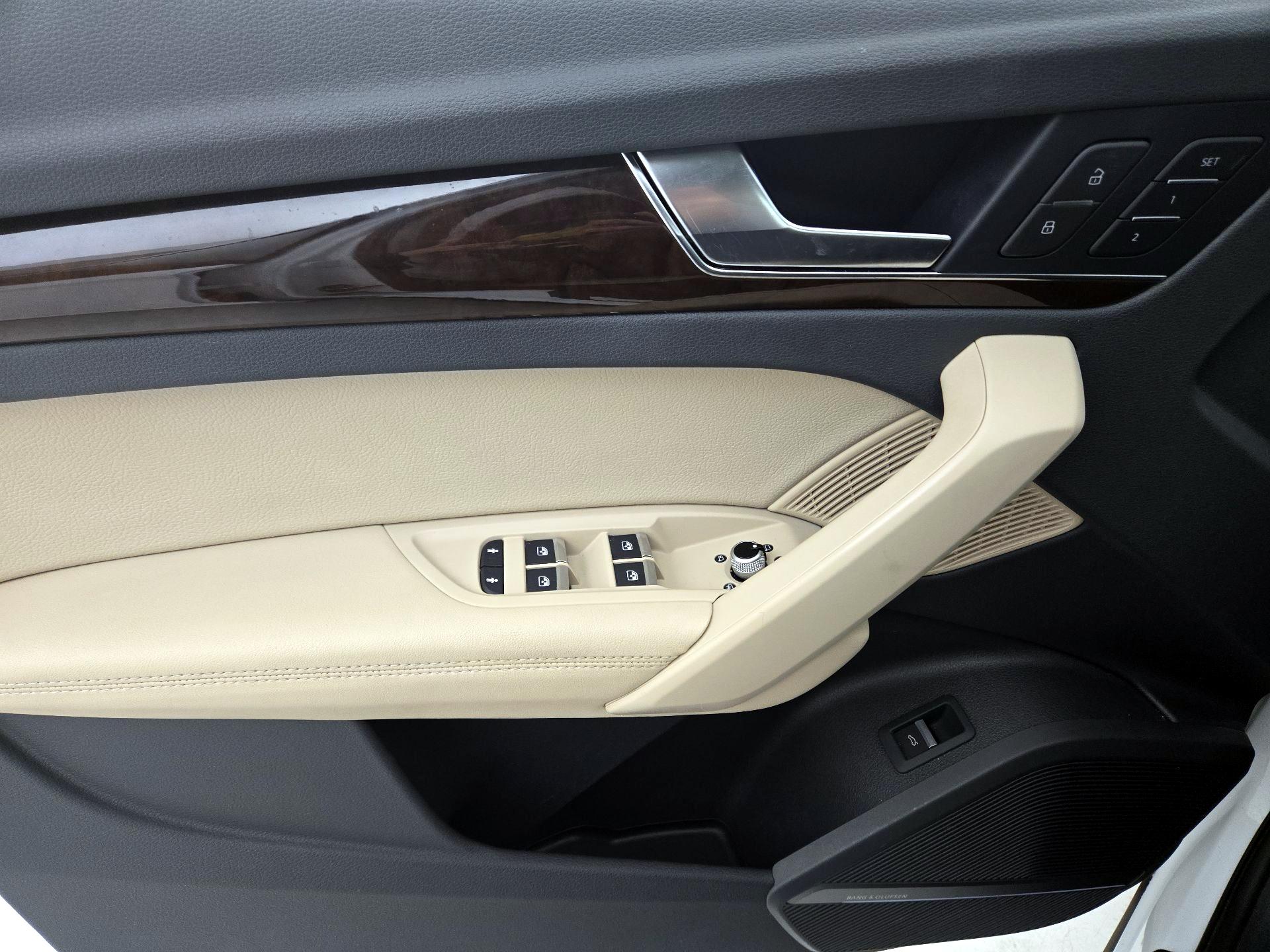 Thumbnail: 2019 Audi Q5 - 12