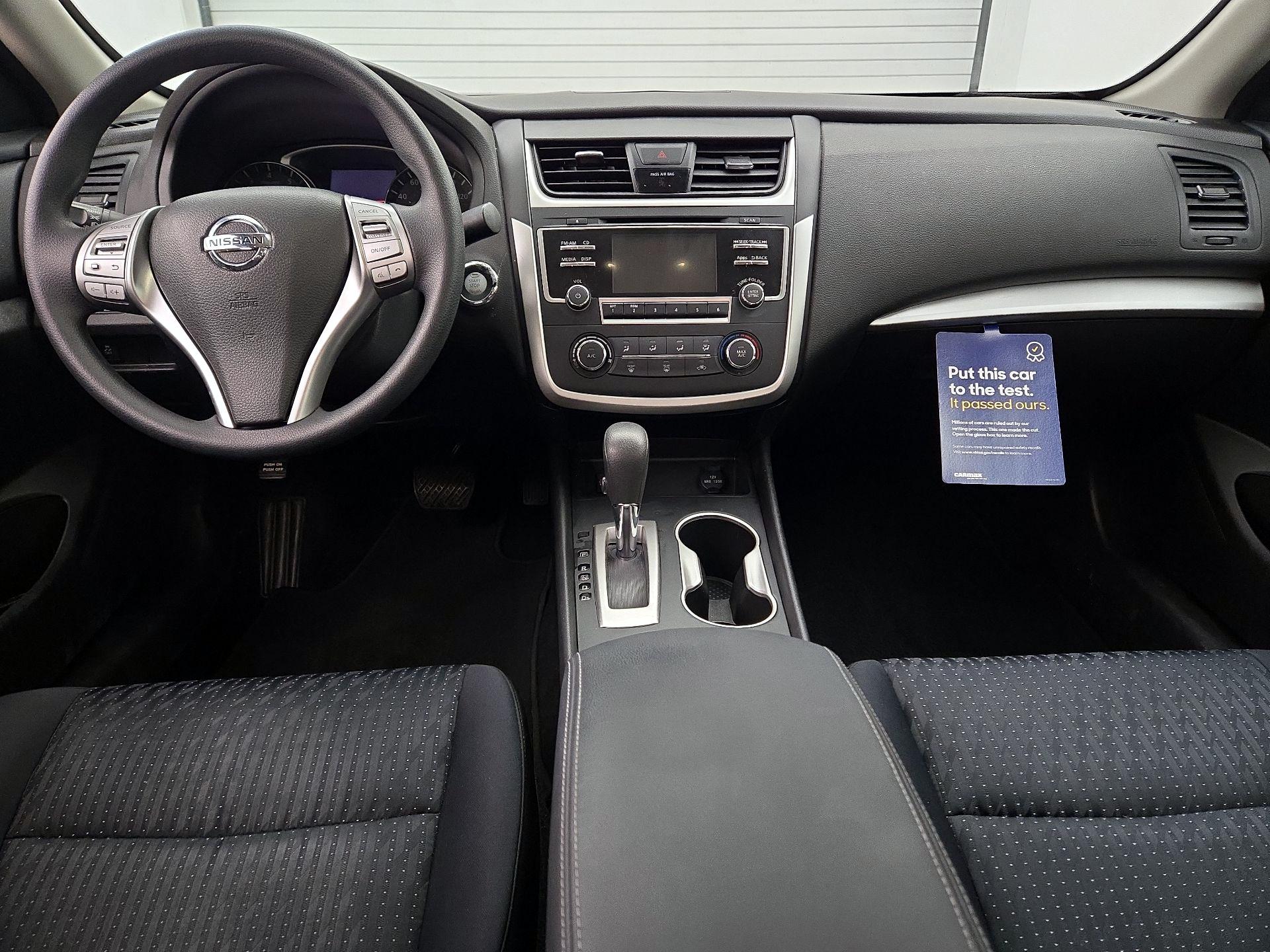 Thumbnail: 2016 Nissan Altima - 9