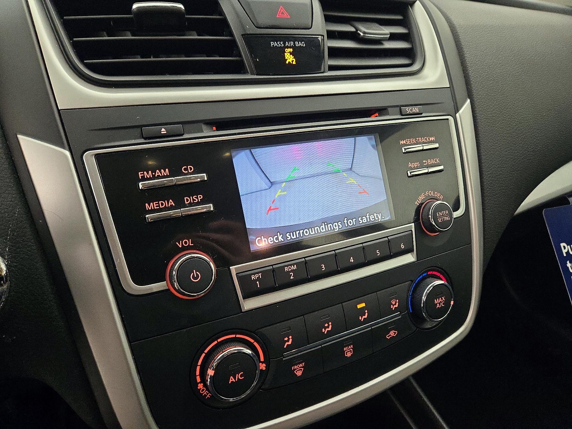 Thumbnail: 2016 Nissan Altima - 13