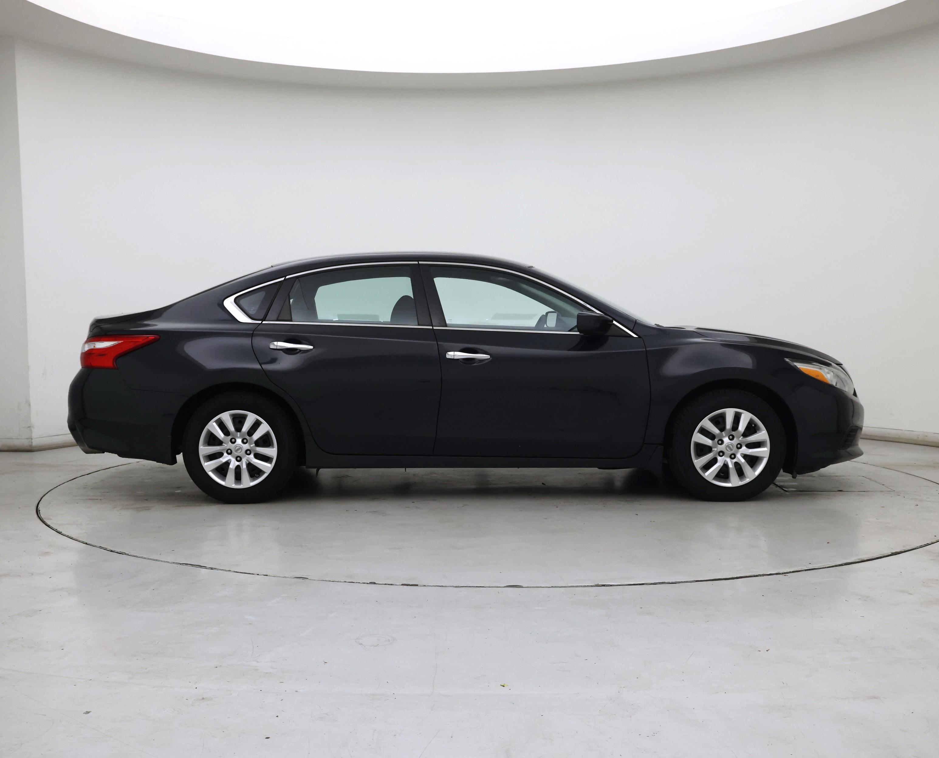 Thumbnail: 2016 Nissan Altima - 7