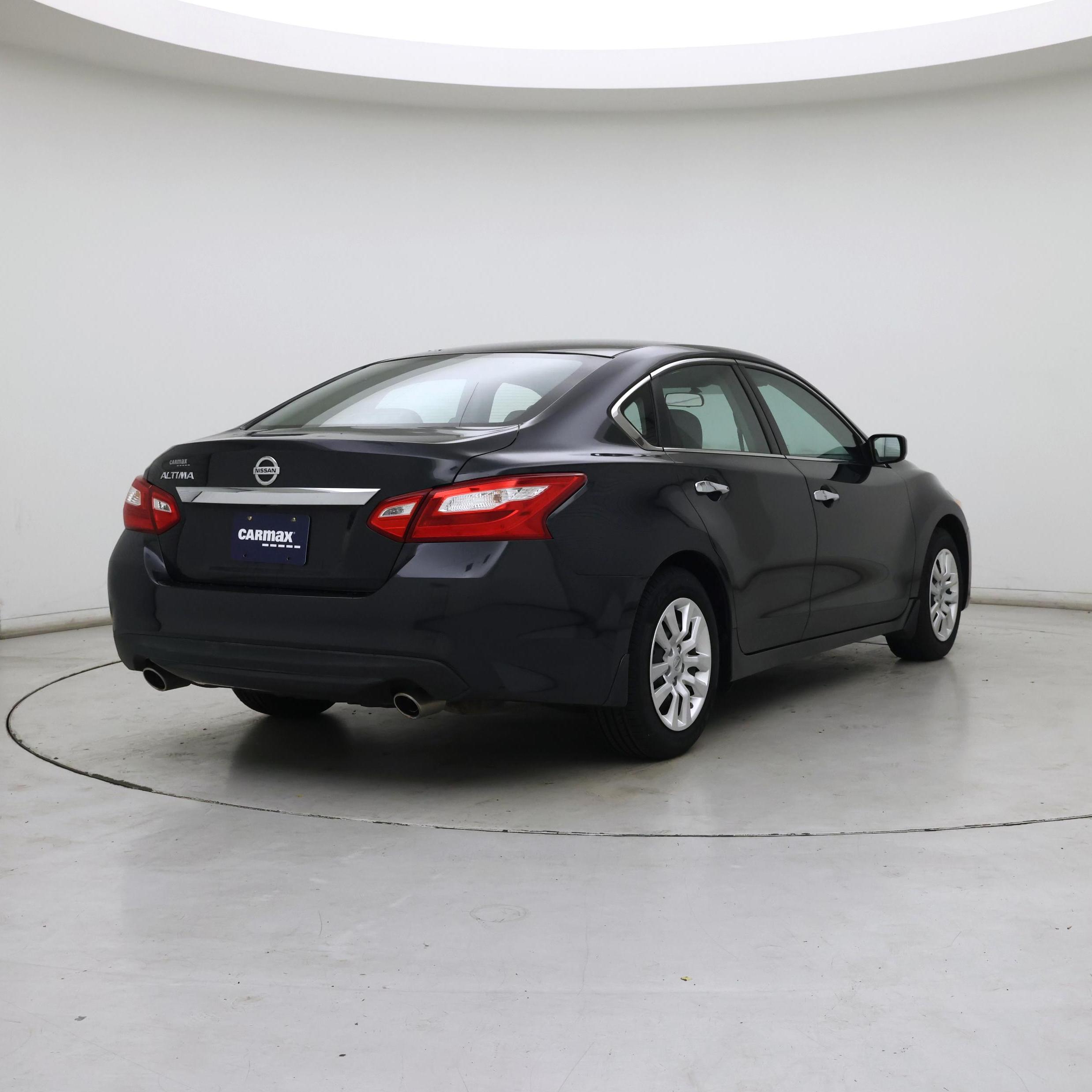 Thumbnail: 2016 Nissan Altima - 8