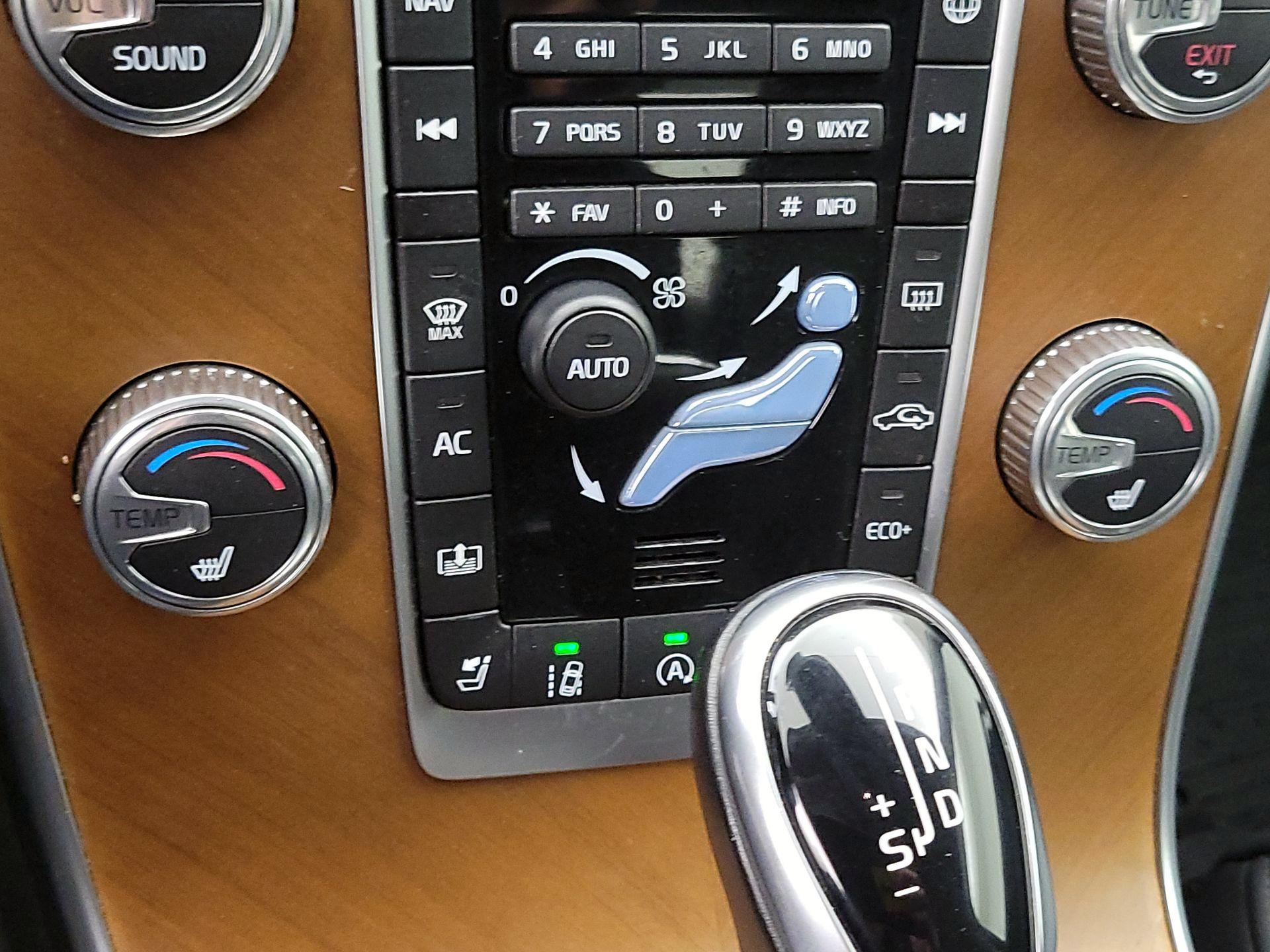 Thumbnail: 2017 Volvo S60 - 17