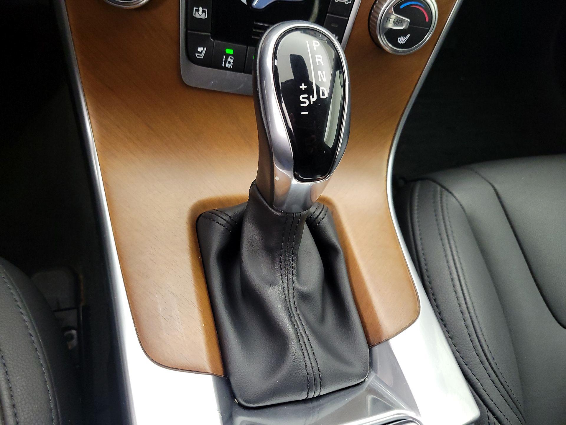 Thumbnail: 2017 Volvo S60 - 18