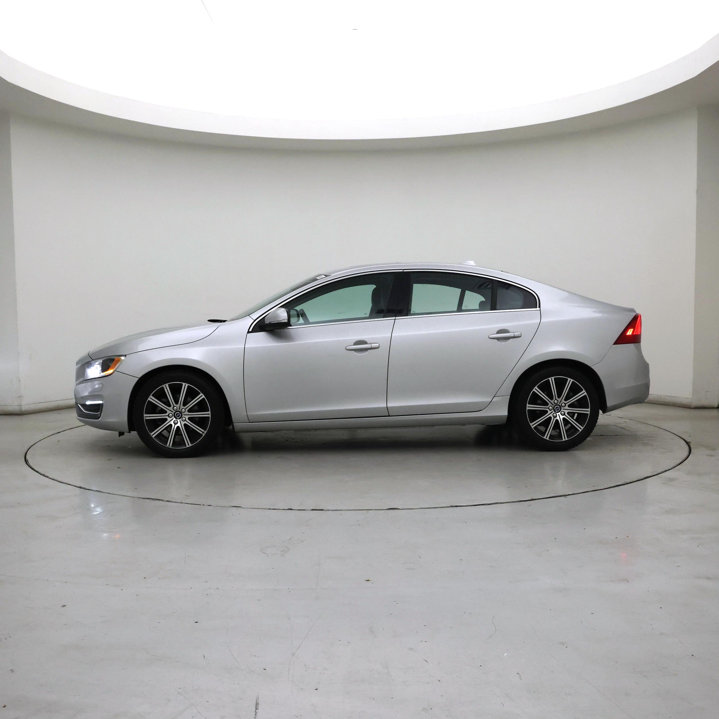 Thumbnail: 2017 Volvo S60 - 3