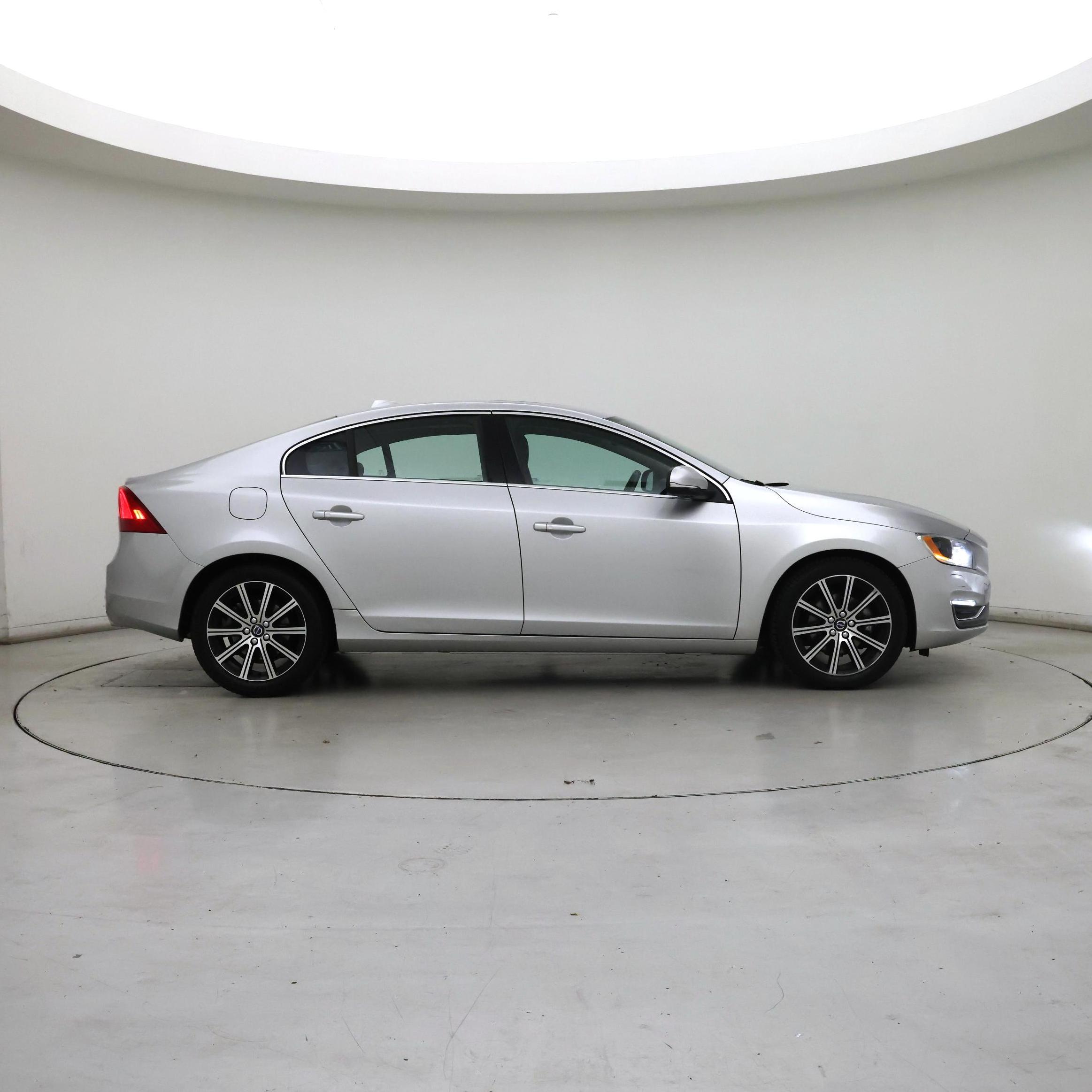 Thumbnail: 2017 Volvo S60 - 7
