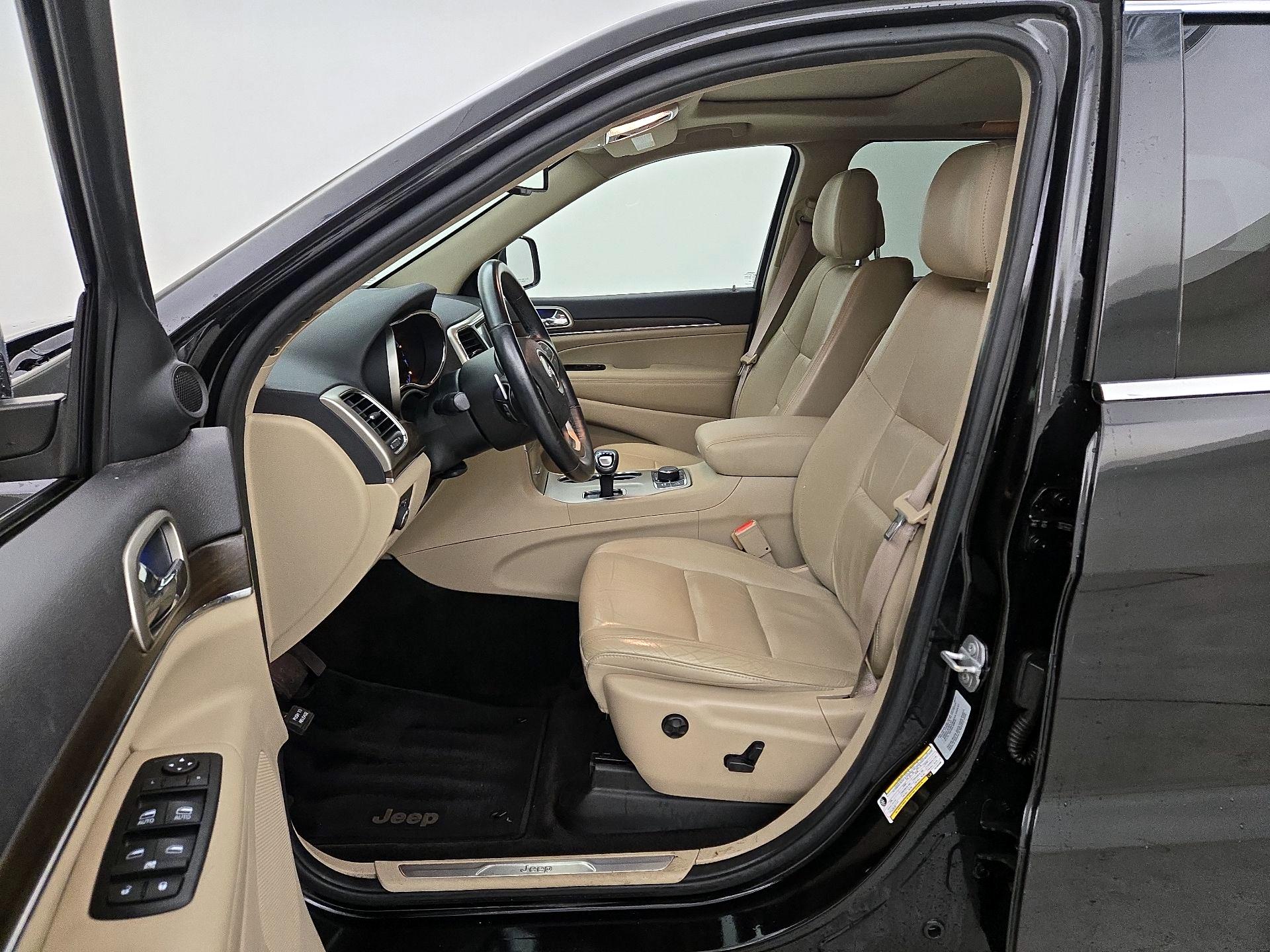 Thumbnail: 2015 Jeep Grand Cherokee - 11