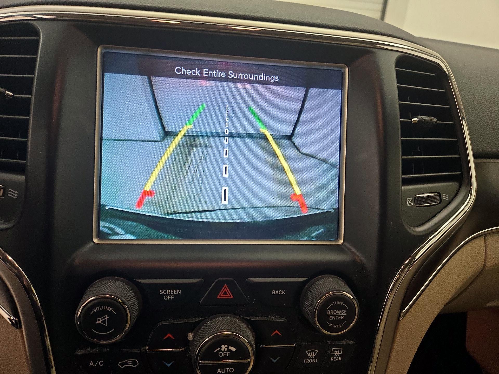 Thumbnail: 2015 Jeep Grand Cherokee - 14