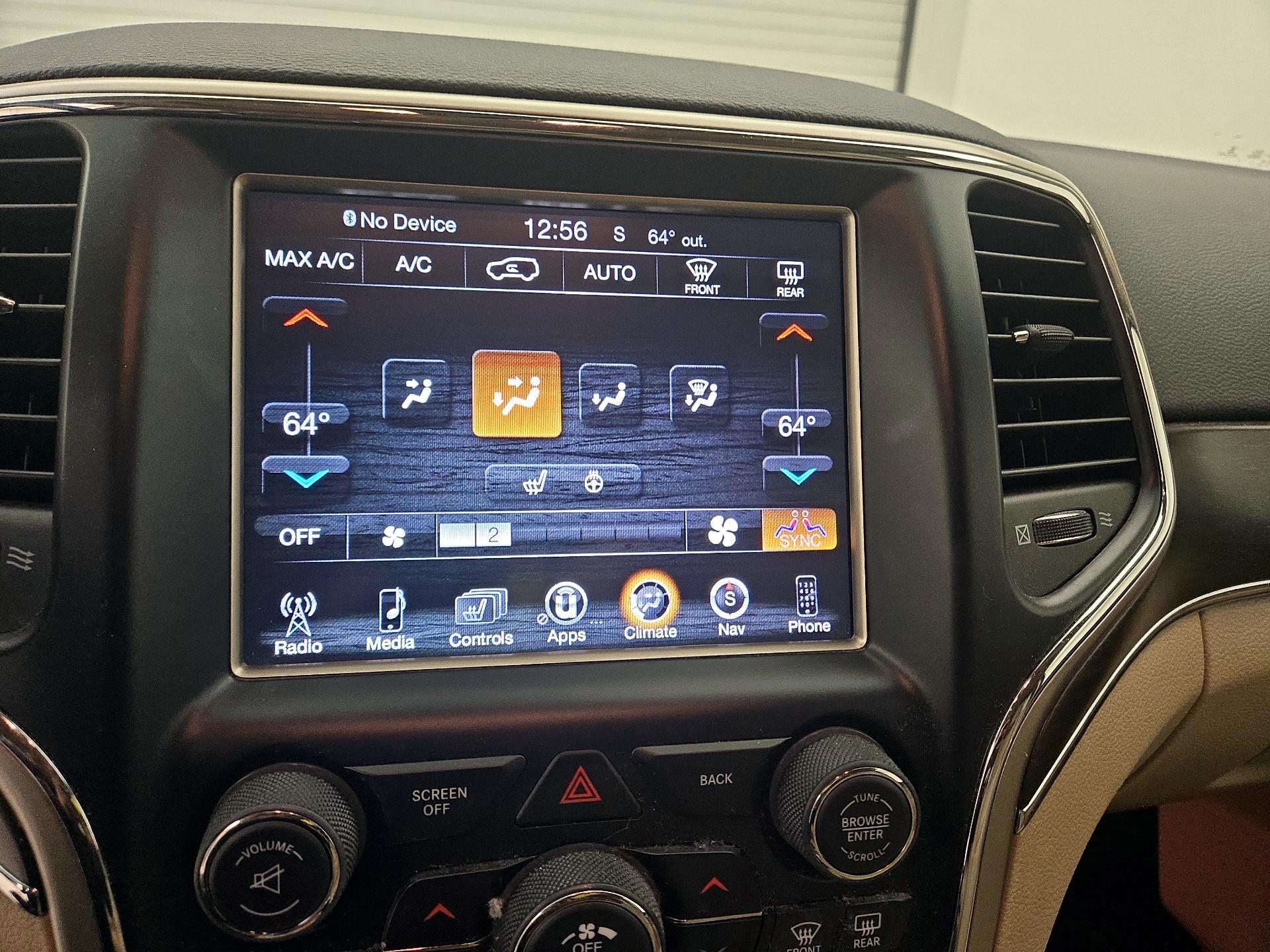 Thumbnail: 2015 Jeep Grand Cherokee - 16