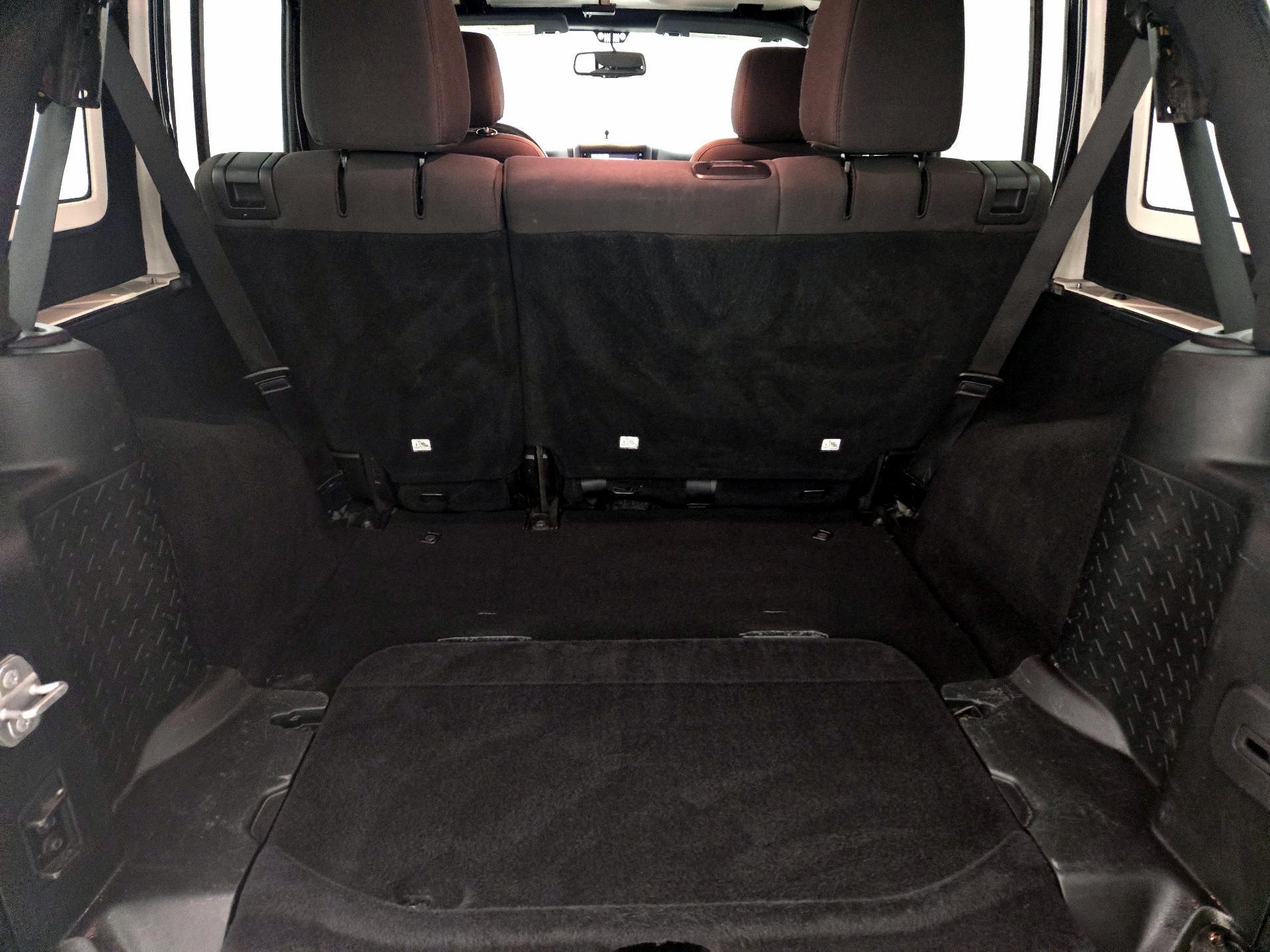 Thumbnail: 2017 Jeep Wrangler - 17