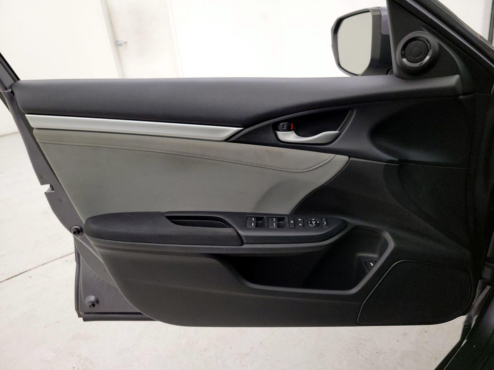 Thumbnail: 2017 Honda Civic - 12