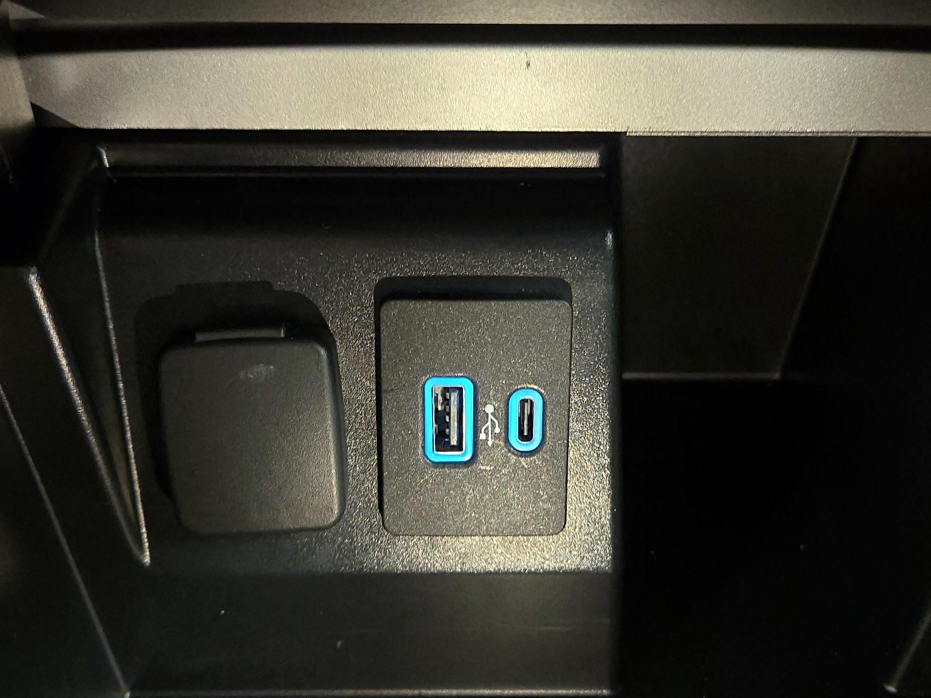 Thumbnail: 2021 Ford Explorer - 19