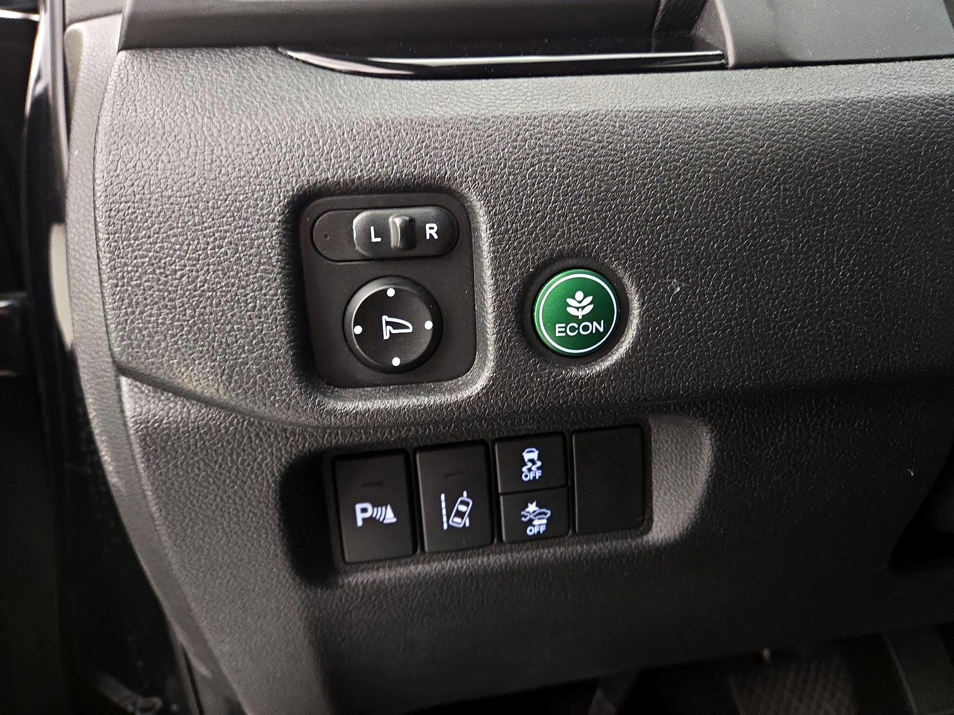 Thumbnail: 2016 Honda Pilot - 13