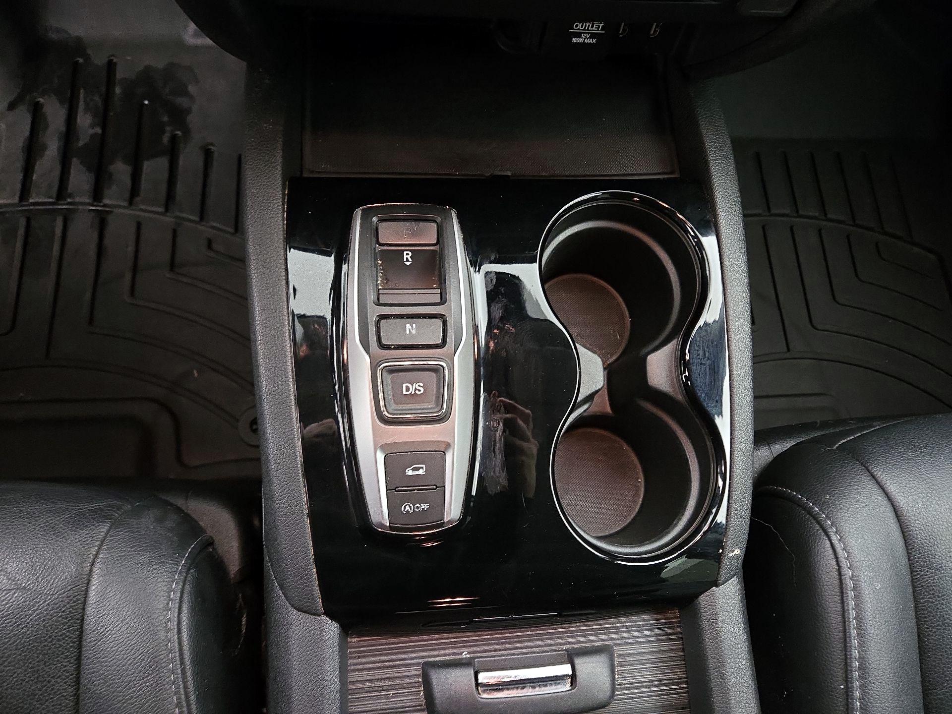 Thumbnail: 2016 Honda Pilot - 17