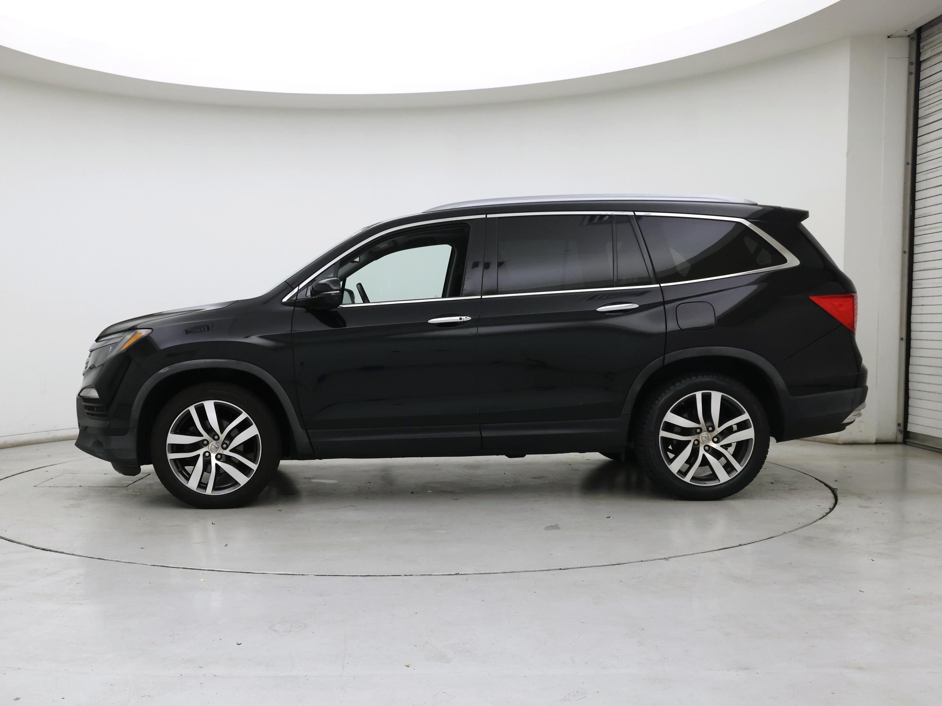 Thumbnail: 2016 Honda Pilot - 3