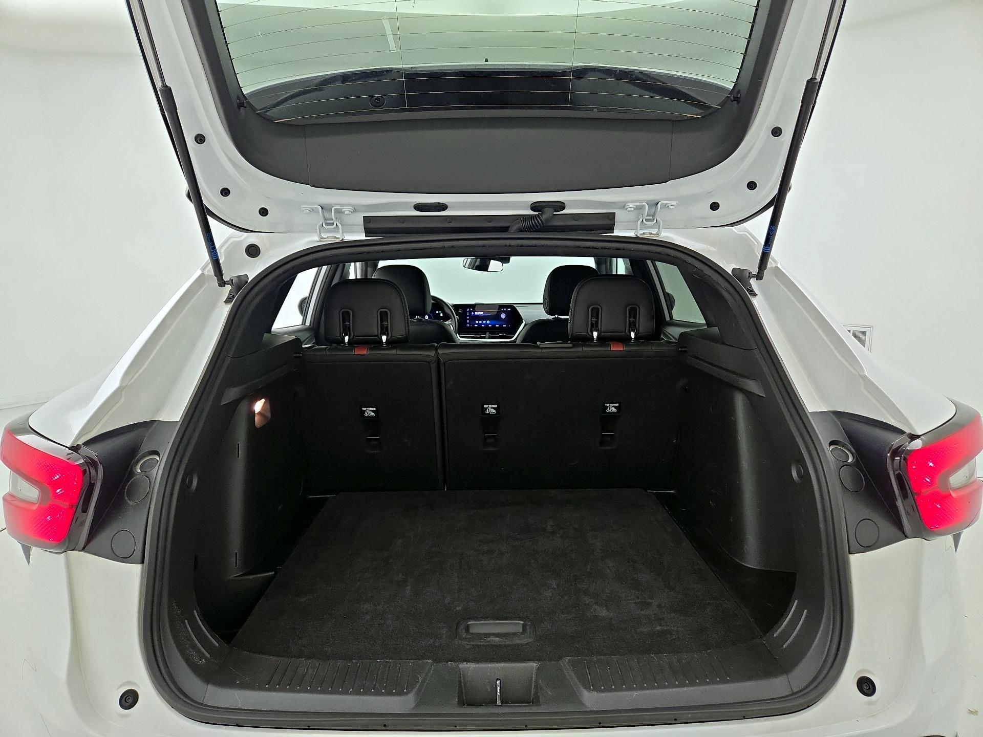 Thumbnail: 2024 Chevrolet Trax - 19