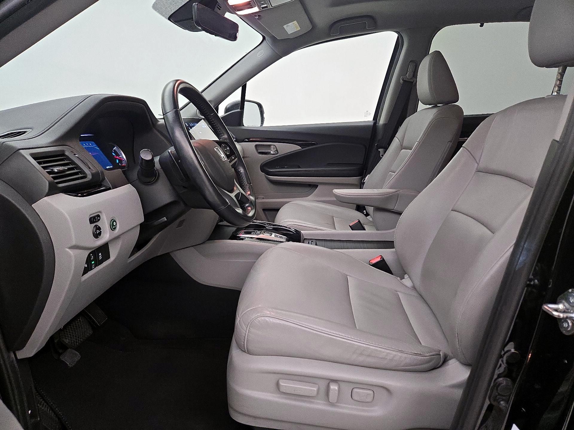 Thumbnail: 2019 Honda Pilot - 11