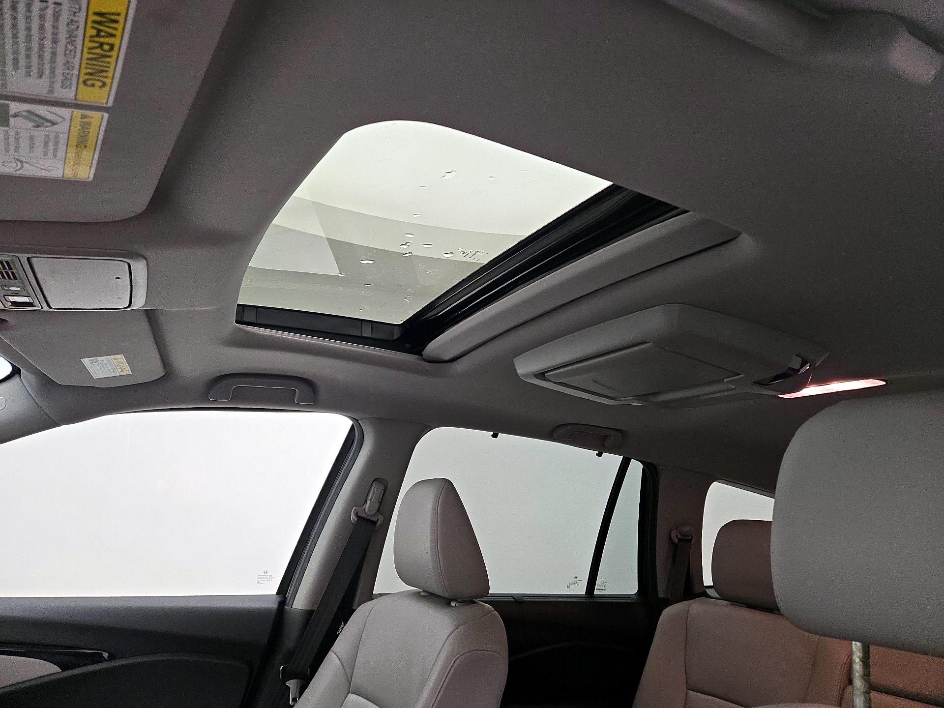 Thumbnail: 2019 Honda Pilot - 19