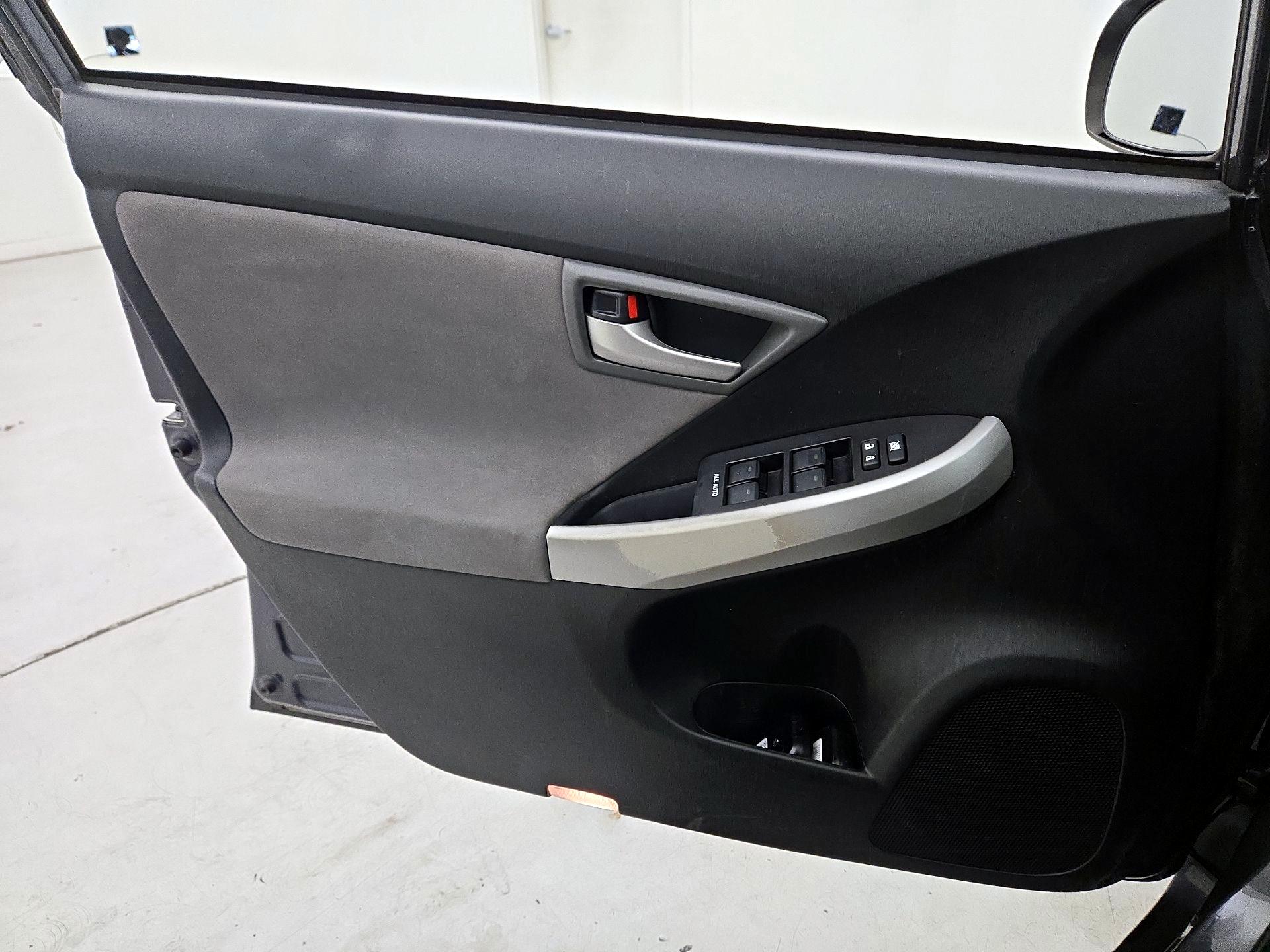 Thumbnail: 2014 Toyota Prius - 12