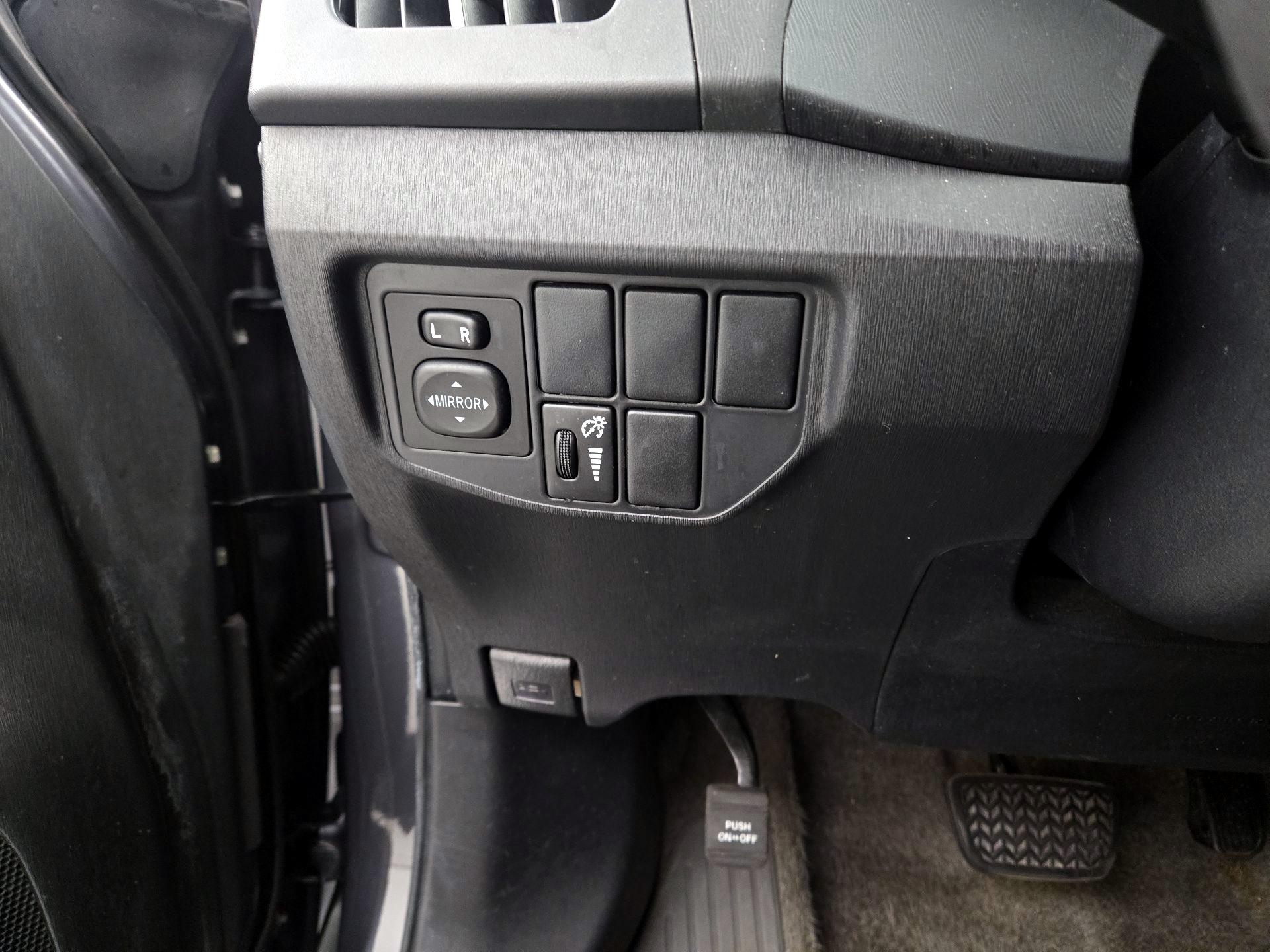 Thumbnail: 2014 Toyota Prius - 13