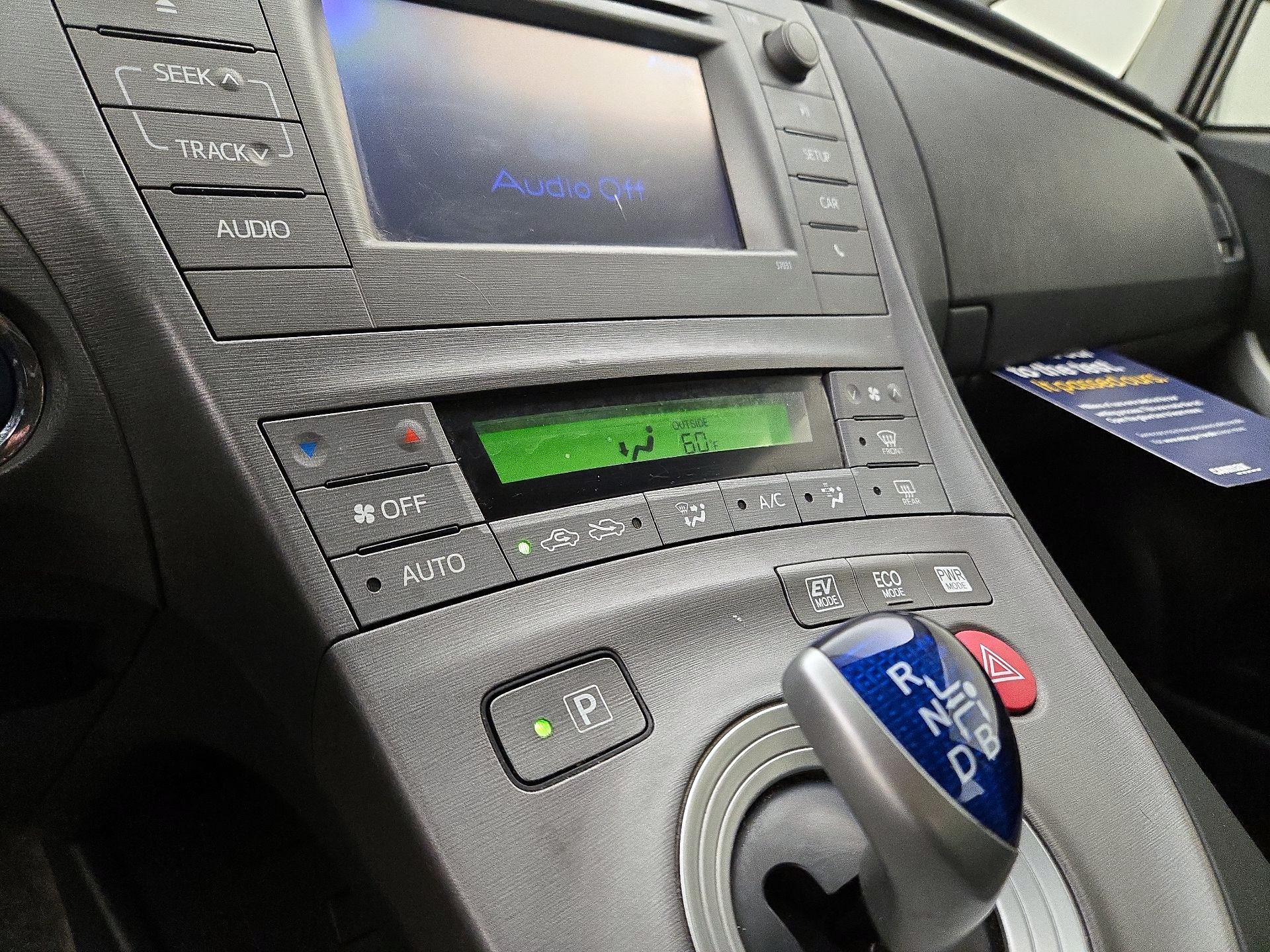 Thumbnail: 2014 Toyota Prius - 15