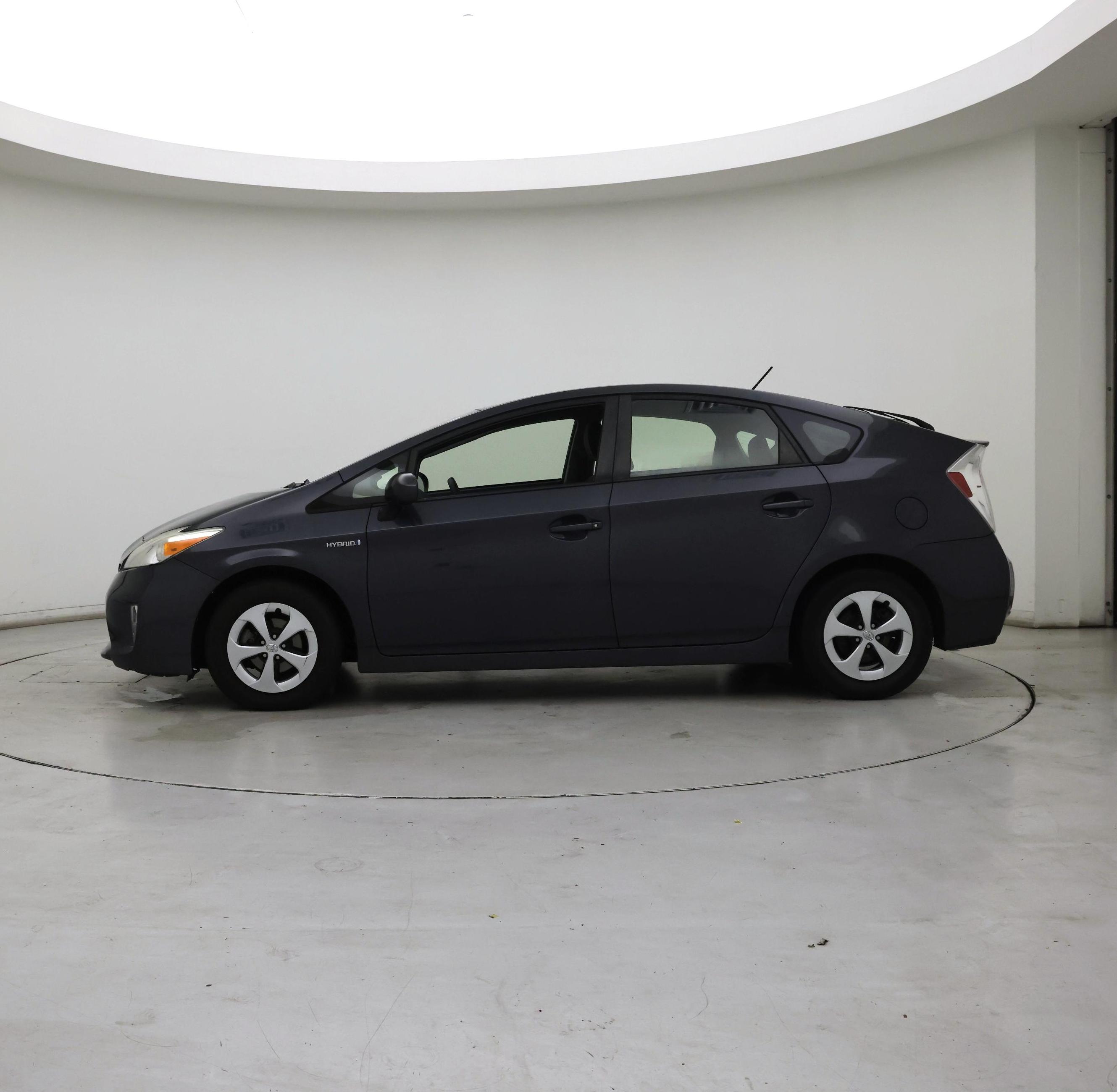 Thumbnail: 2014 Toyota Prius - 3