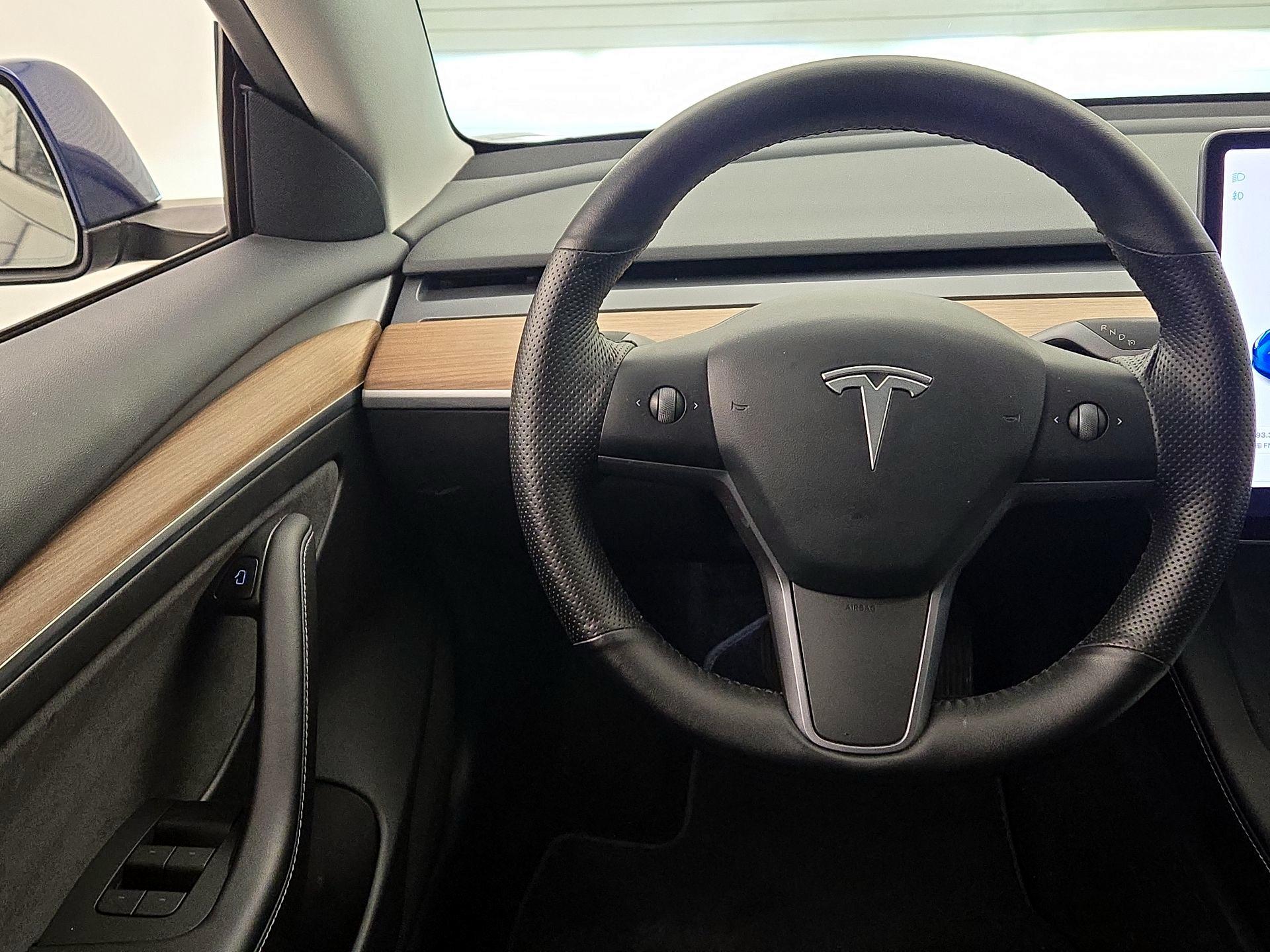 Thumbnail: 2021 Tesla Model 3 - 10
