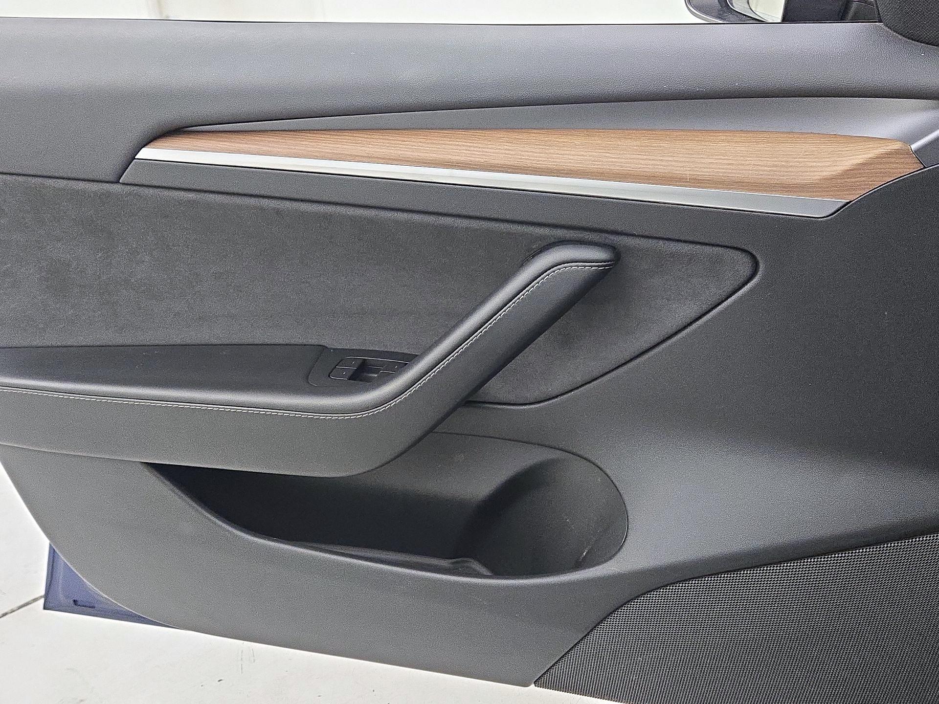 Thumbnail: 2021 Tesla Model 3 - 12