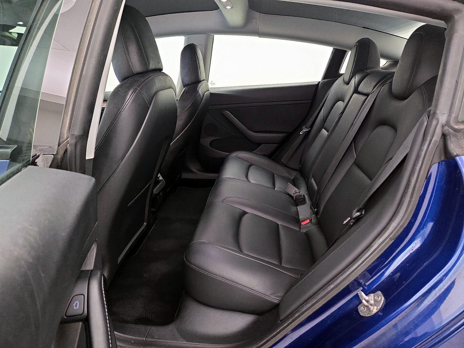 Thumbnail: 2021 Tesla Model 3 - 19